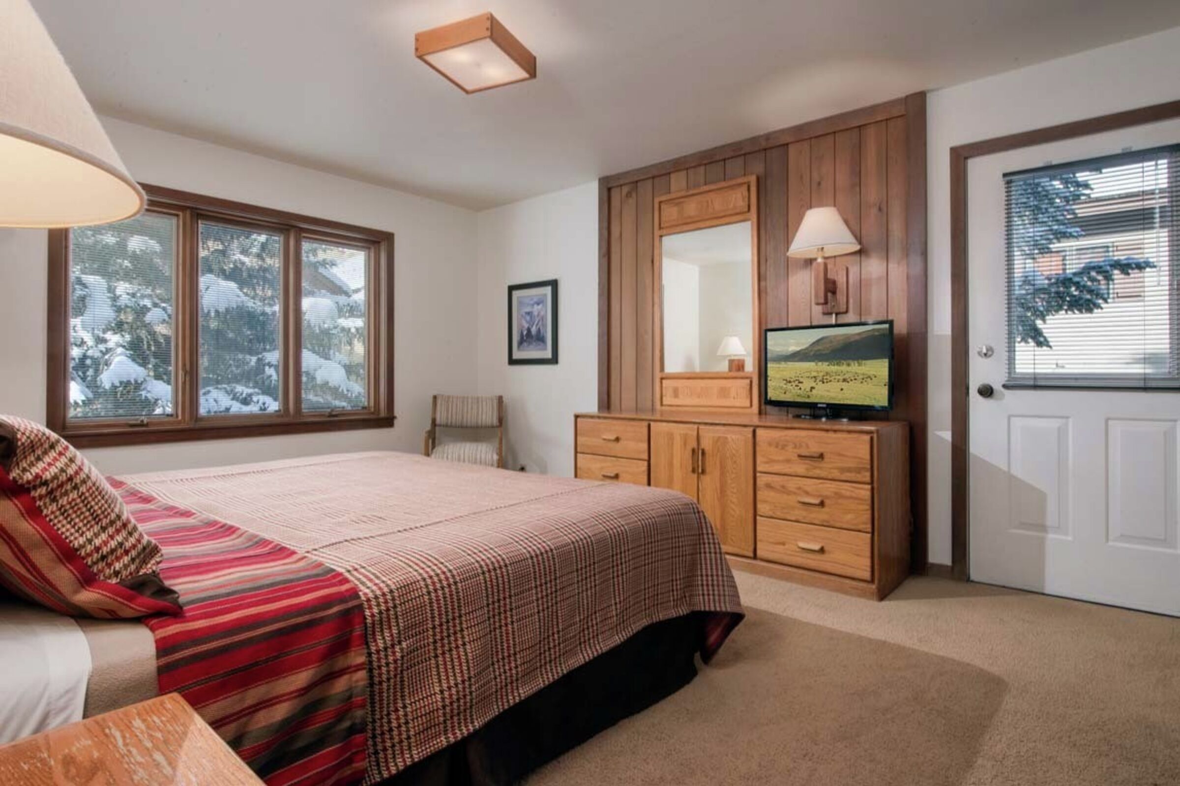 Teewinot A5 - Master Bedroom
