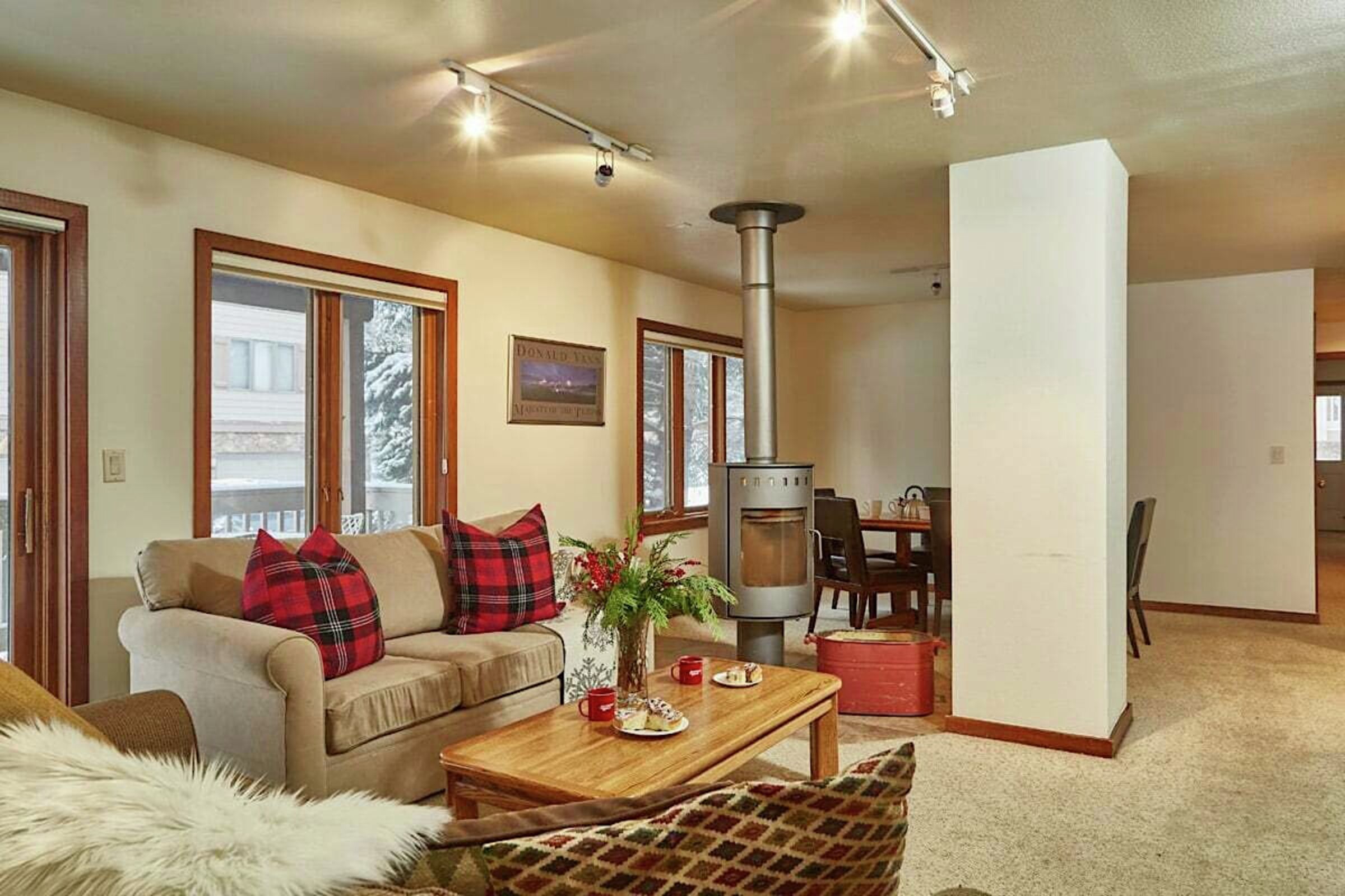 Teewinot B3 - Living Room