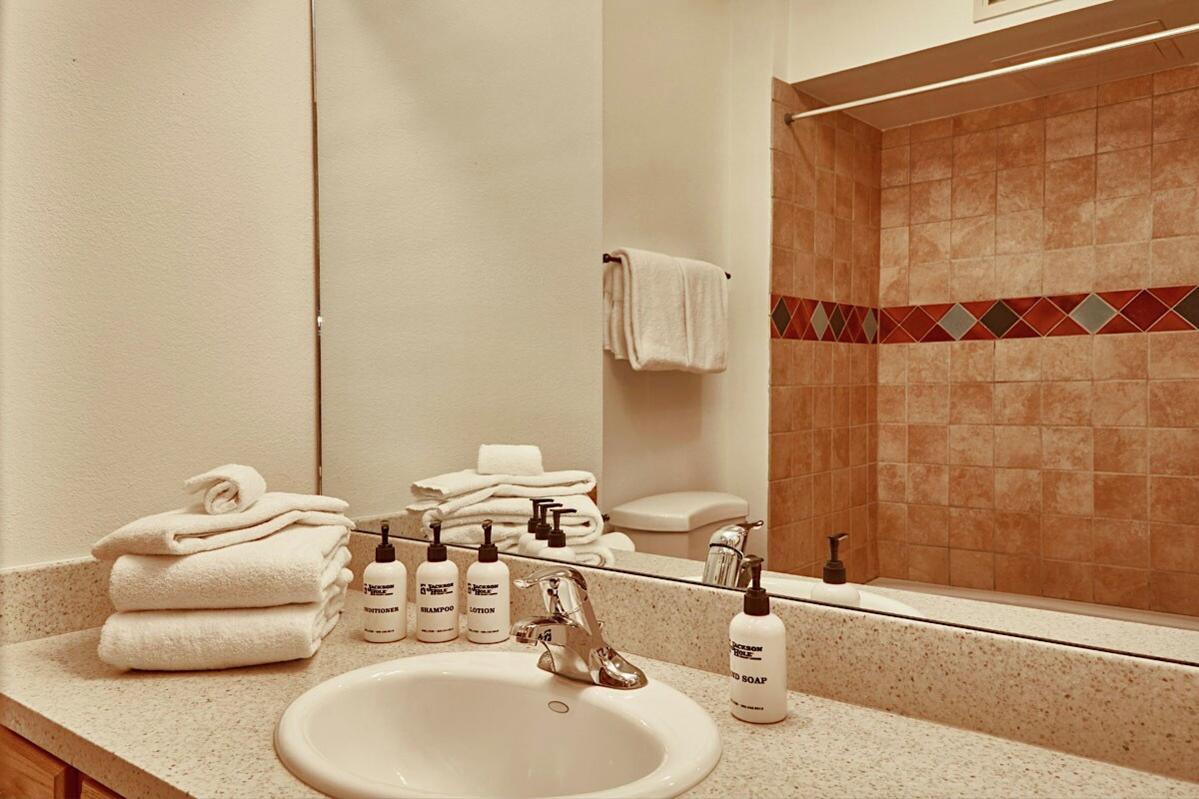 Teewinot B3 - Master Ensuite Bathroom