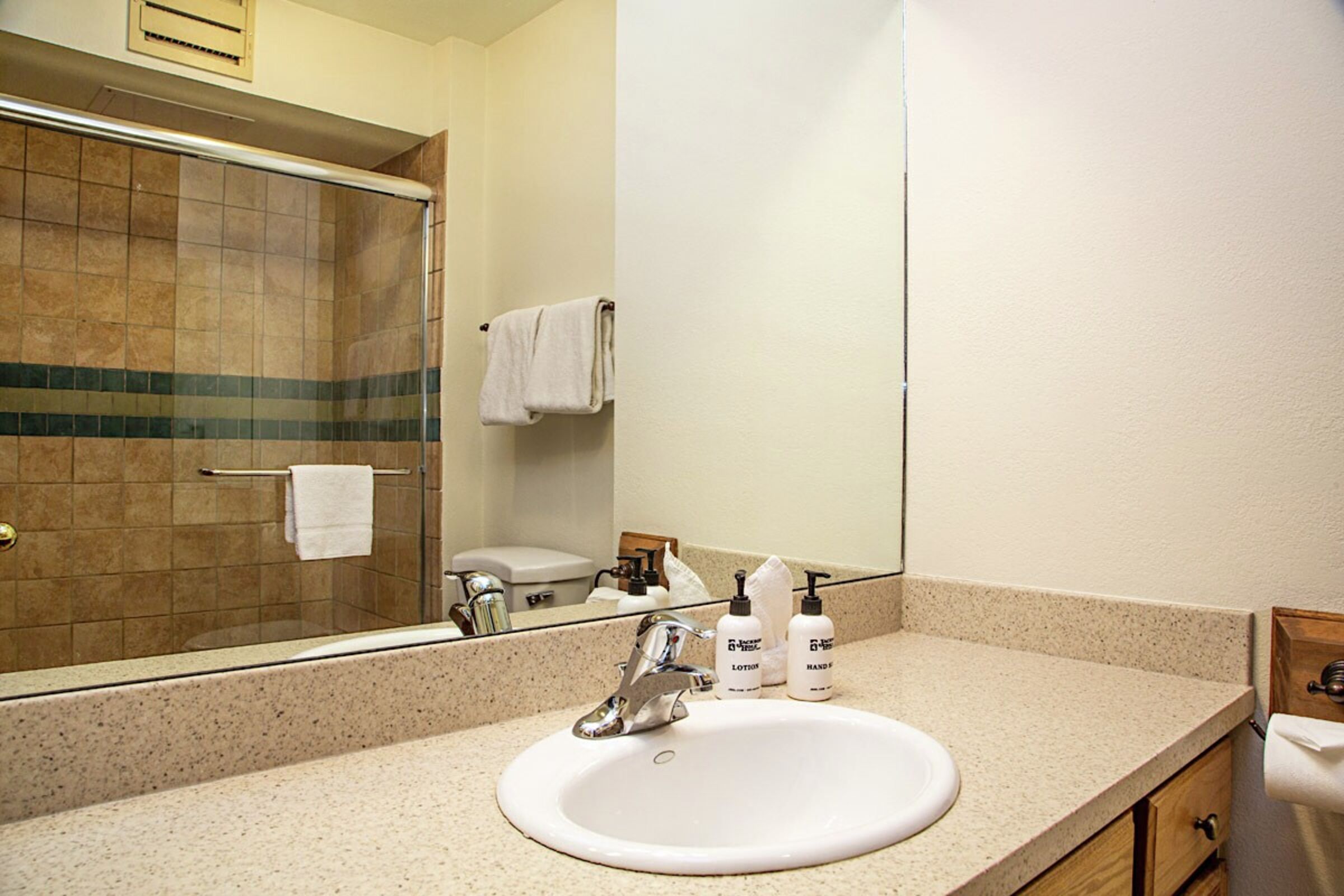 Teewinot B3 - Bathroom
