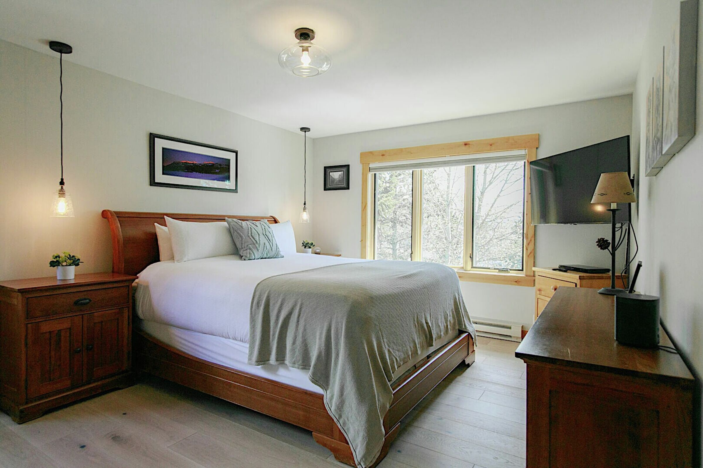Teewinot B4 - Master Bedroom