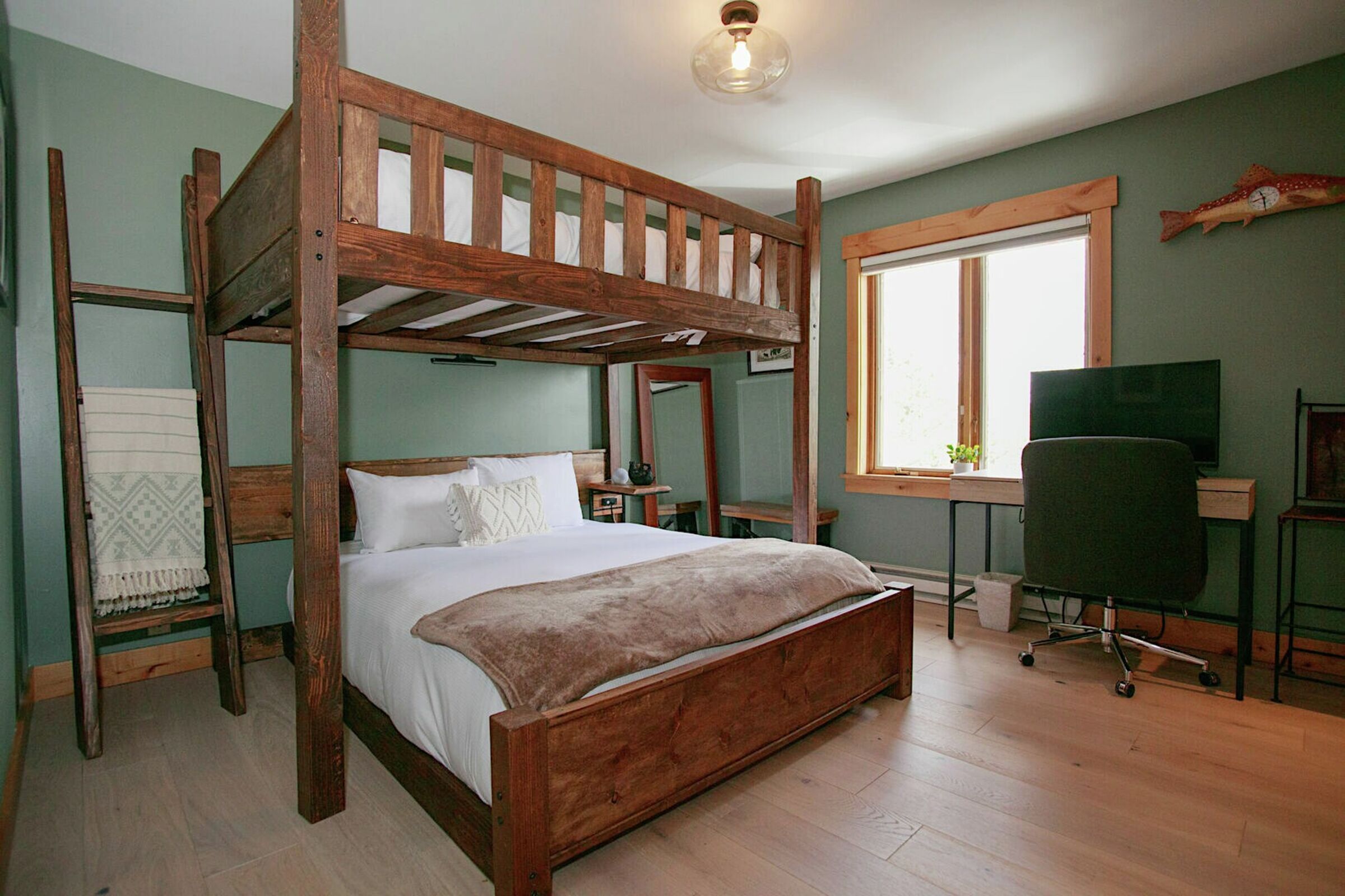 Teewinot B4 - Bedroom