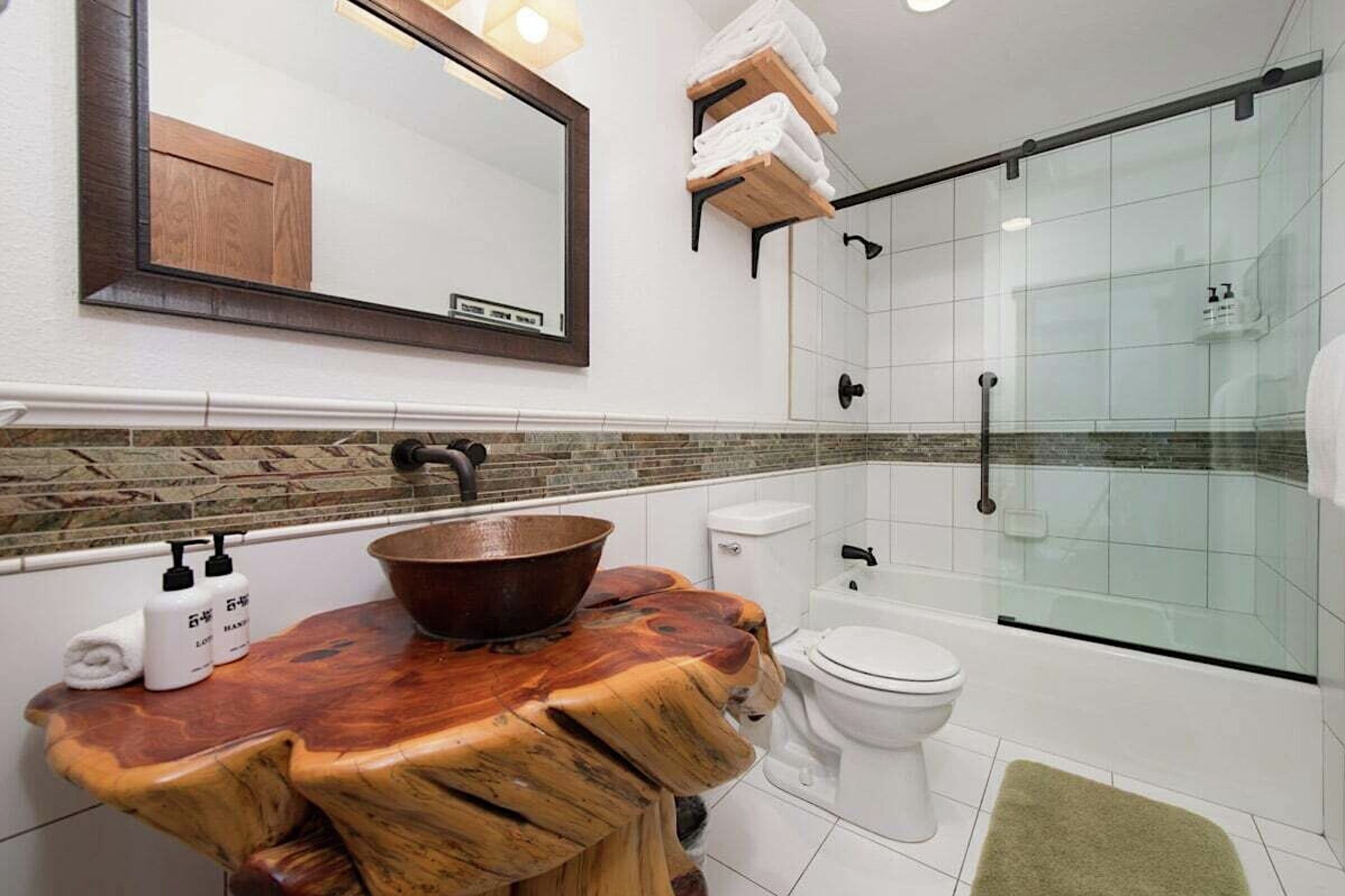 Nez Perce D2 - Bathroom