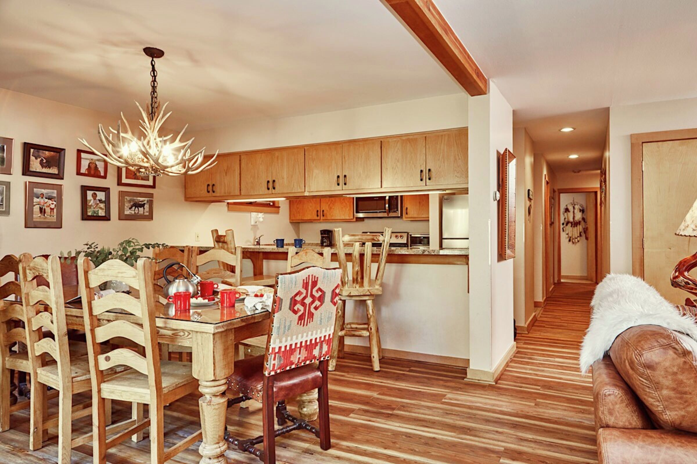 Rendezvous D1 - Dining Room