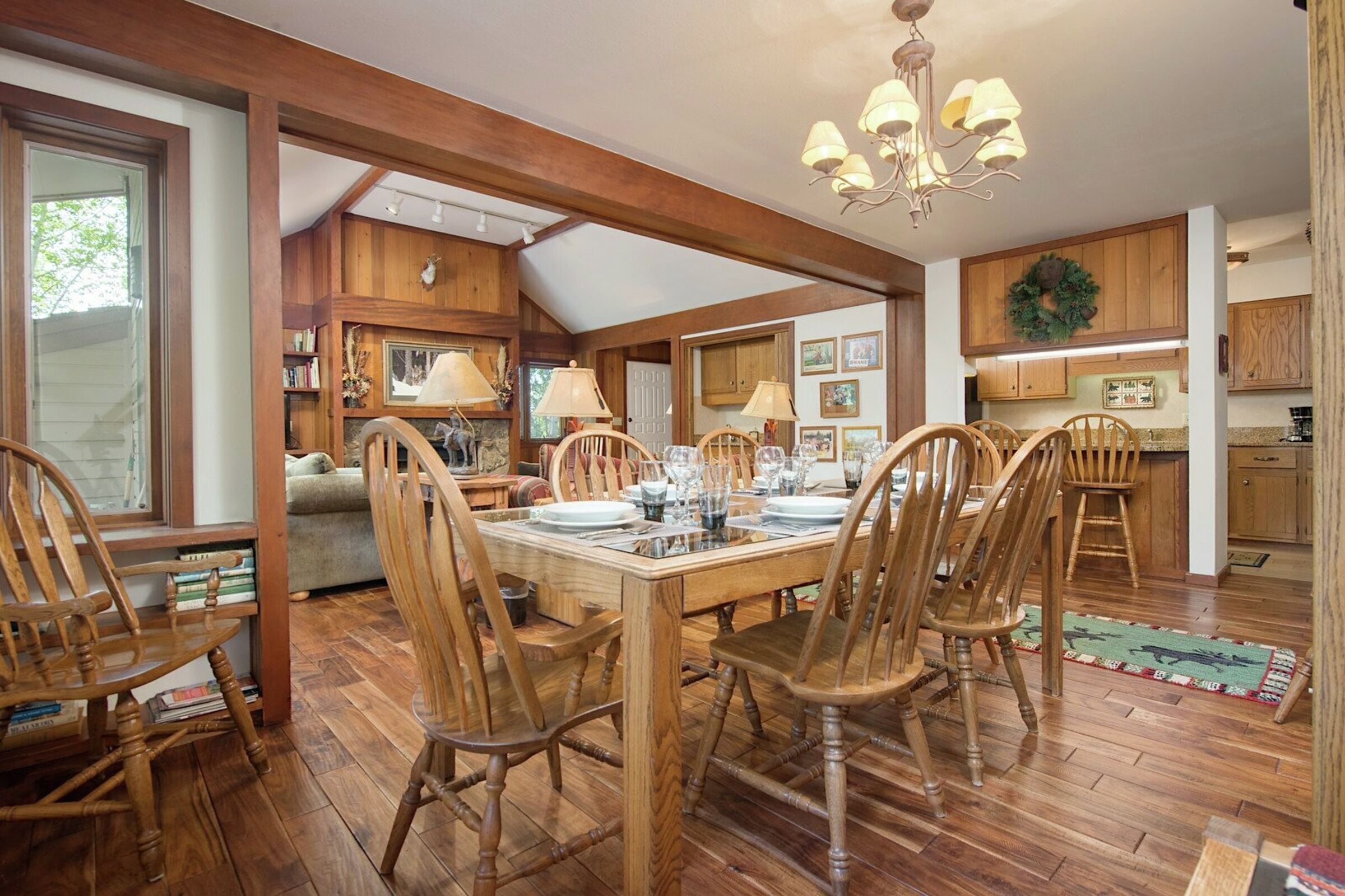 Teewinot C5 - Dining Room