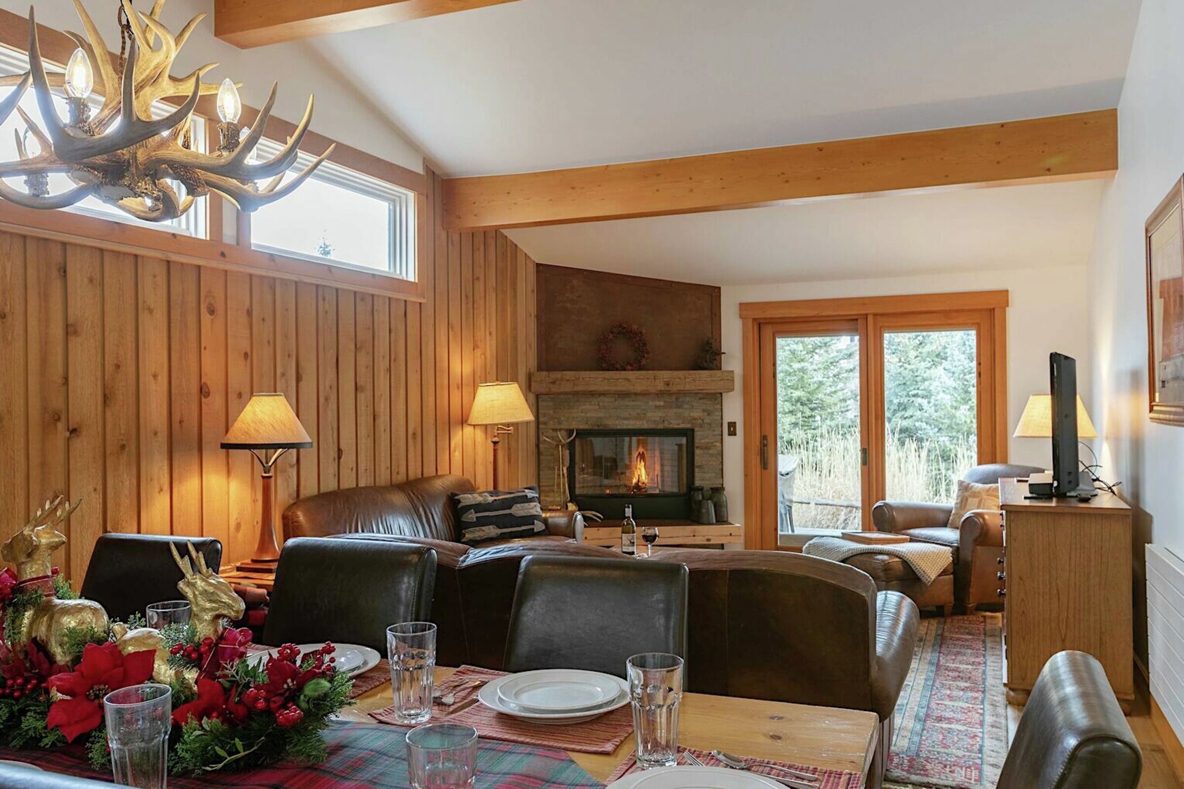 Eagles Rest 16 - Living Room & Dining Room