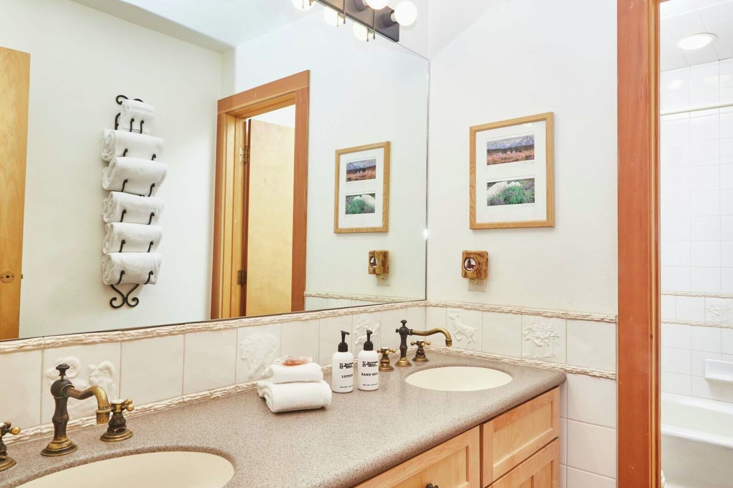 Rendezvous D4 - Master Ensuite Bathroom