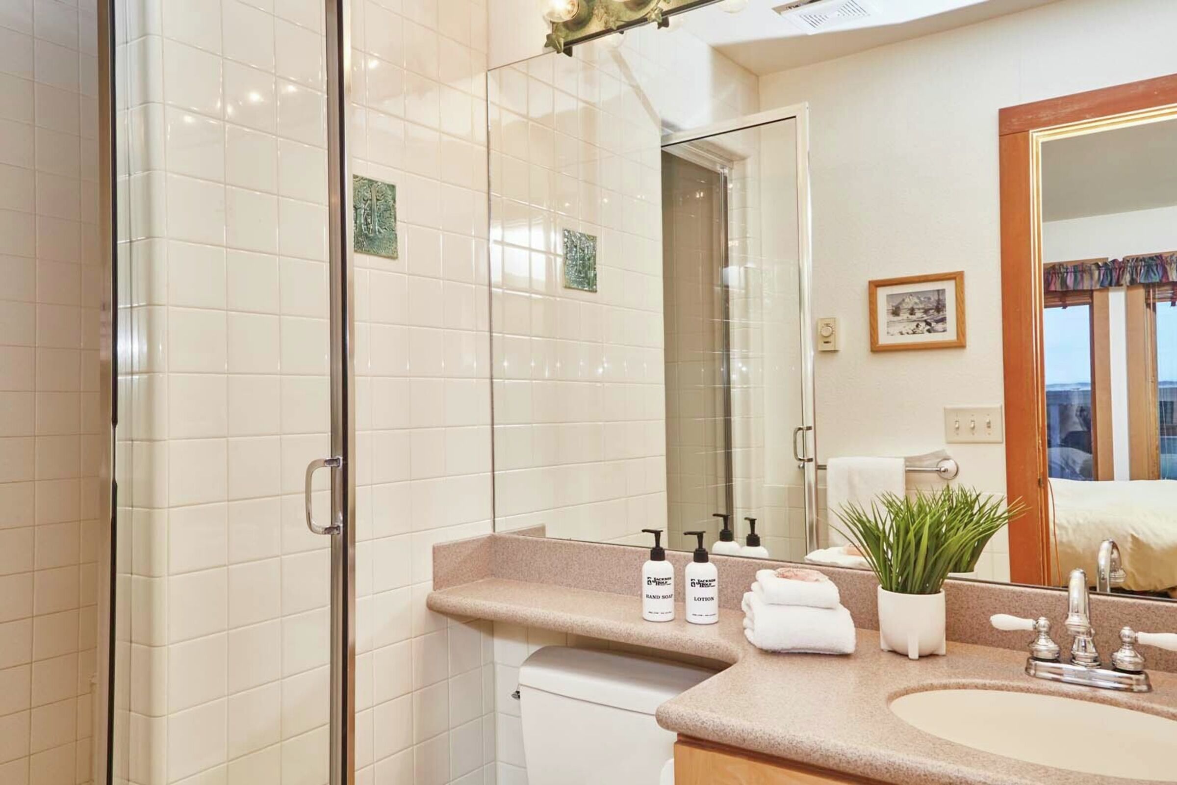 Rendezvous D4 - Ensuite Bathroom