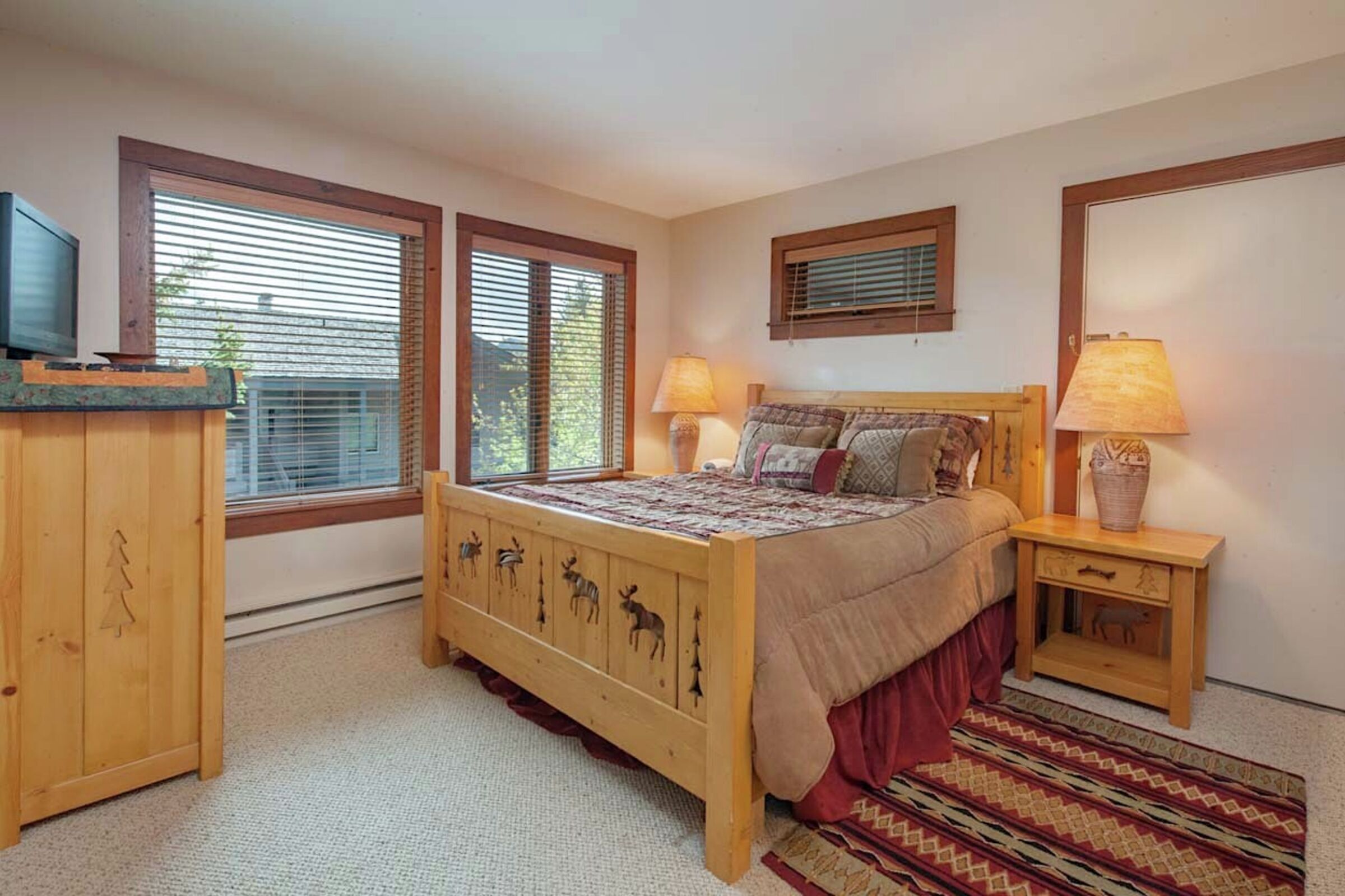 Rendezvous C4 - Master Bedroom