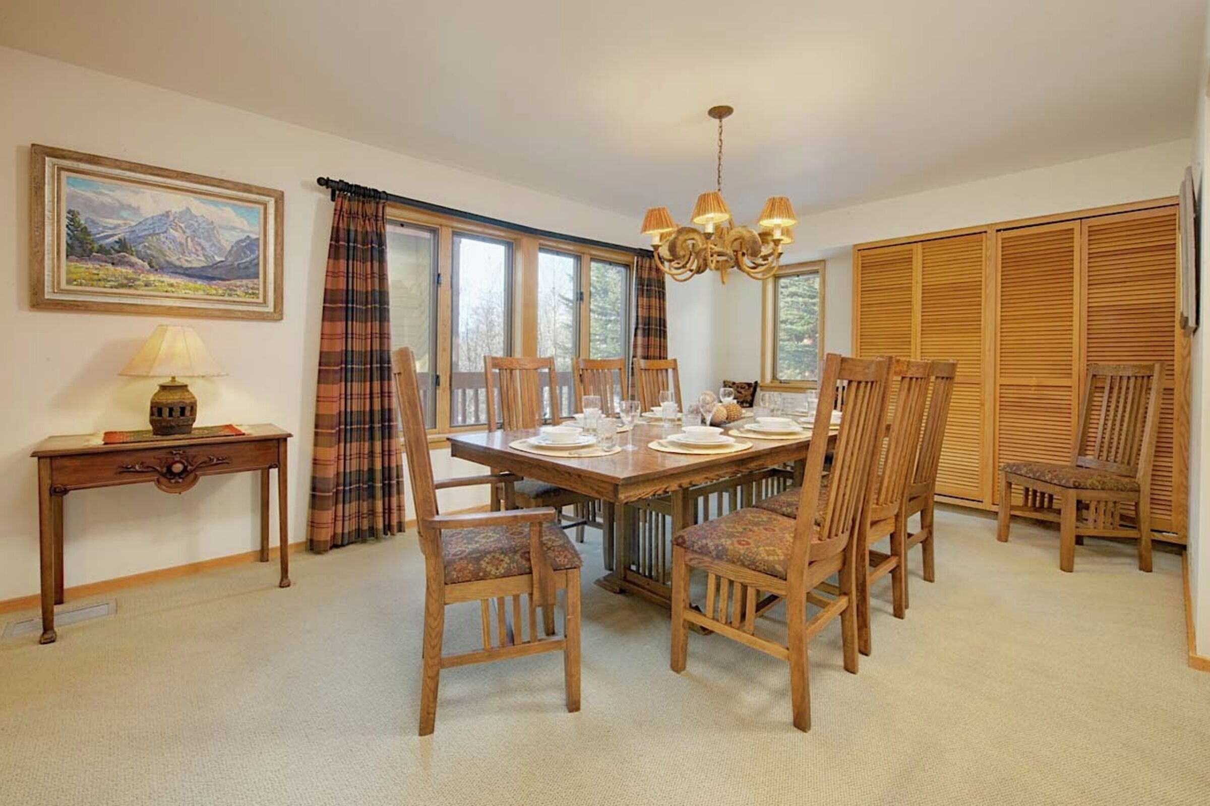 Windriver 1 - Dining Room
