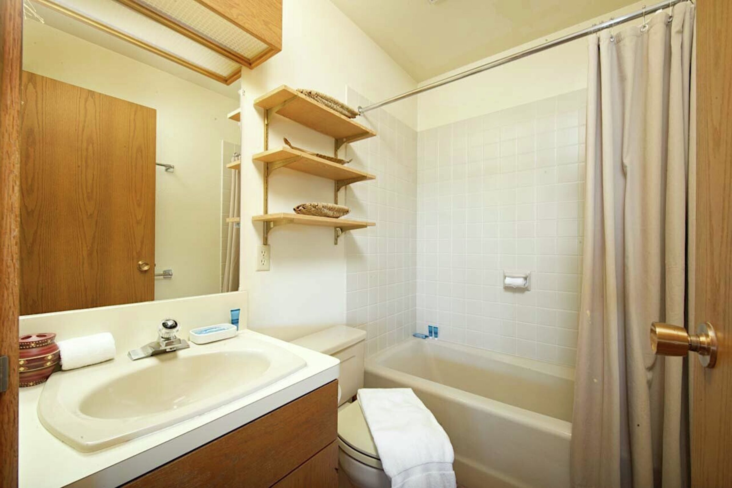 Windriver 12 - Bathroom