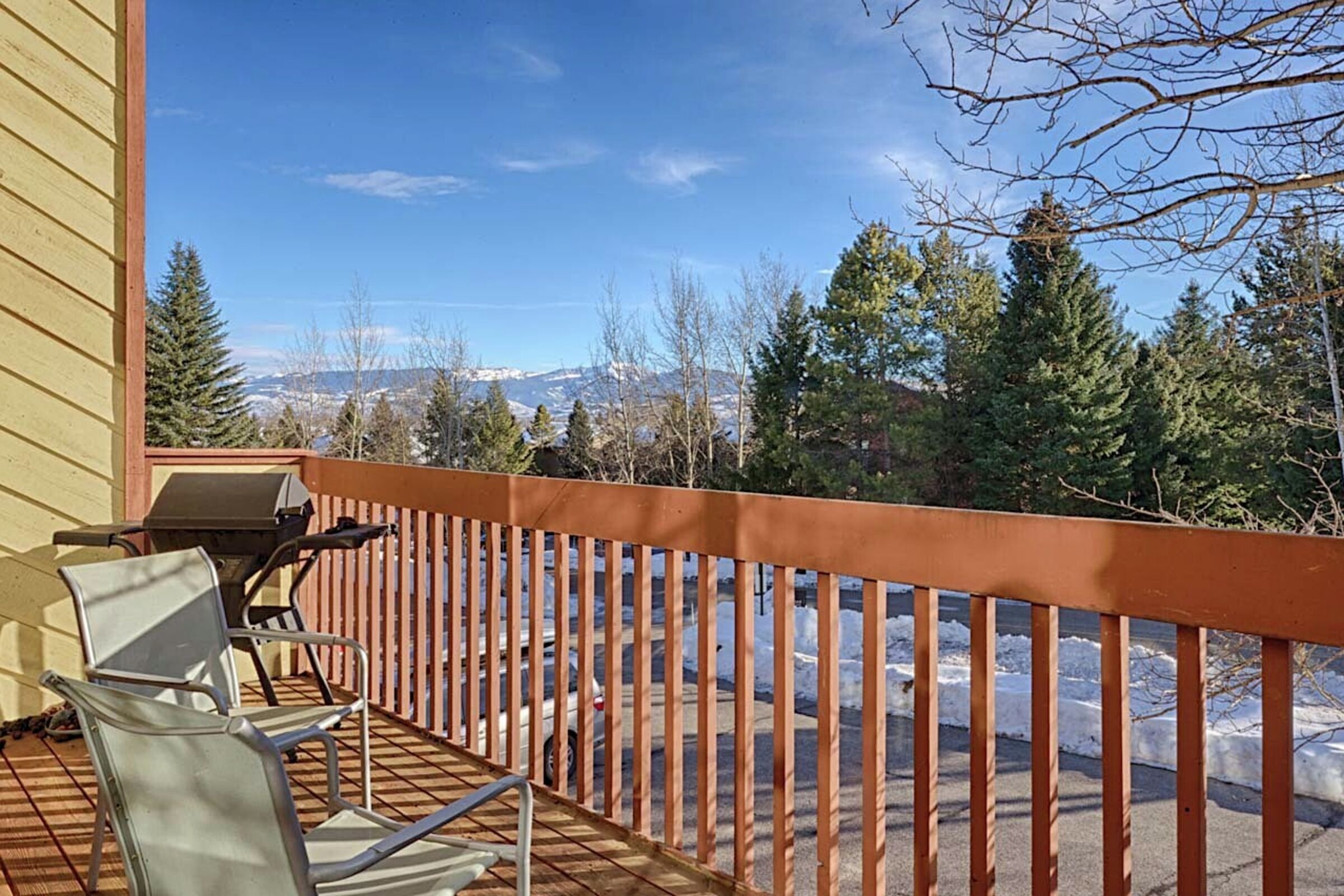 Windriver 12 - Balcony with BBQ