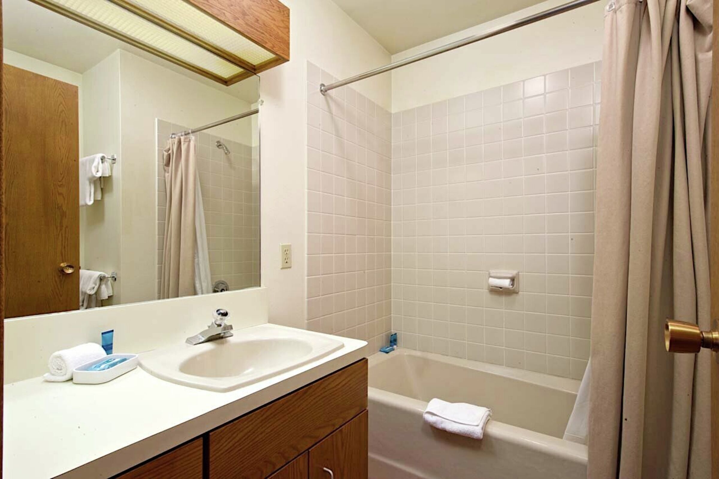 Windriver 12 - Bathroom