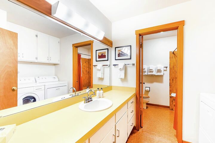 #3223 Thimbleberry - Bathroom