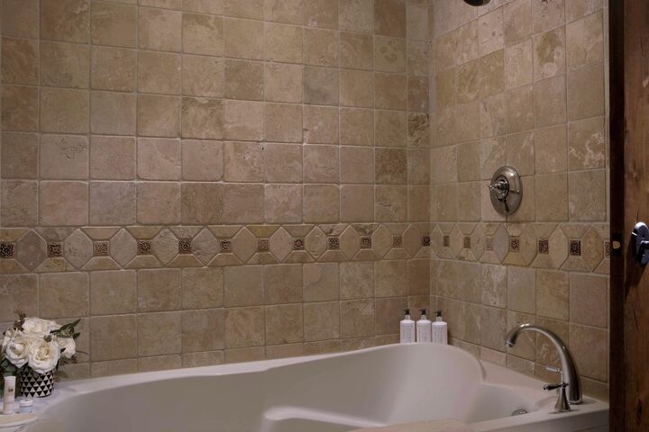 1 King - Bathroom