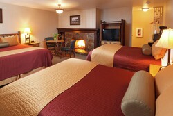 Family Fireplace Room - 3 Beds - Family Fireplace Room