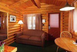 King Deluxe - Deluxe King Cabin Living Area