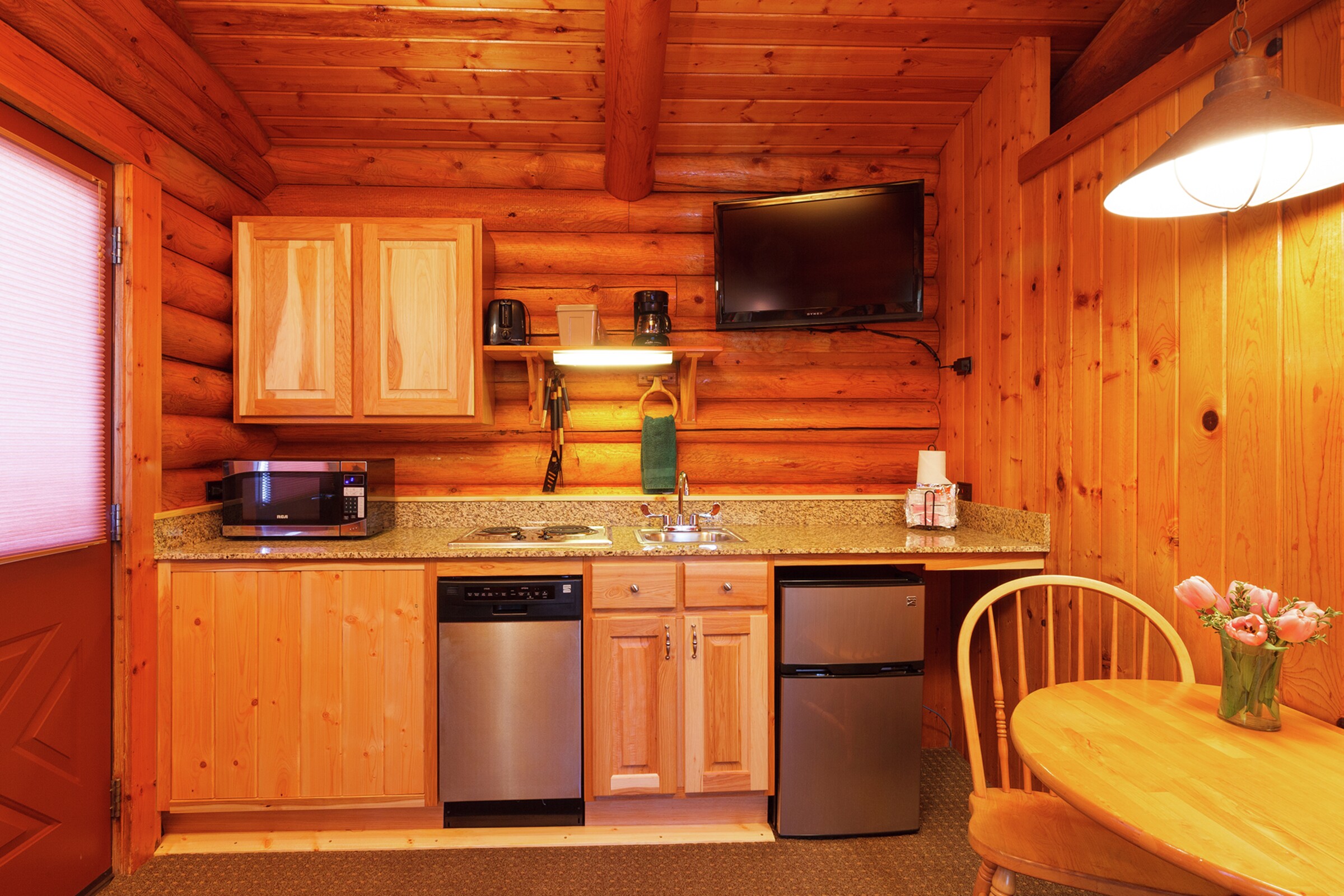 Deluxe Two Queen Cabin Kitchenette