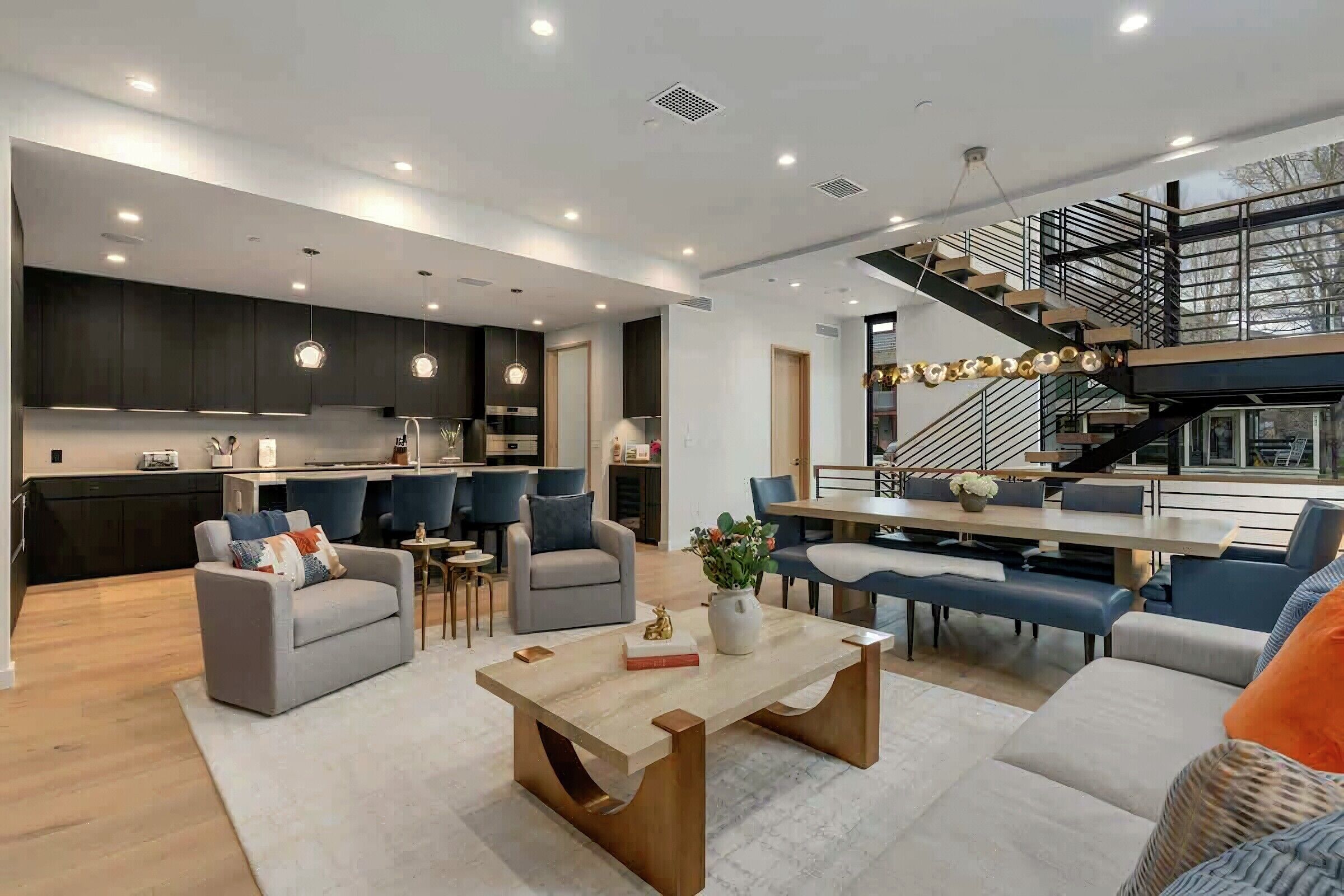 Living Area, Dining Area & Kitchen