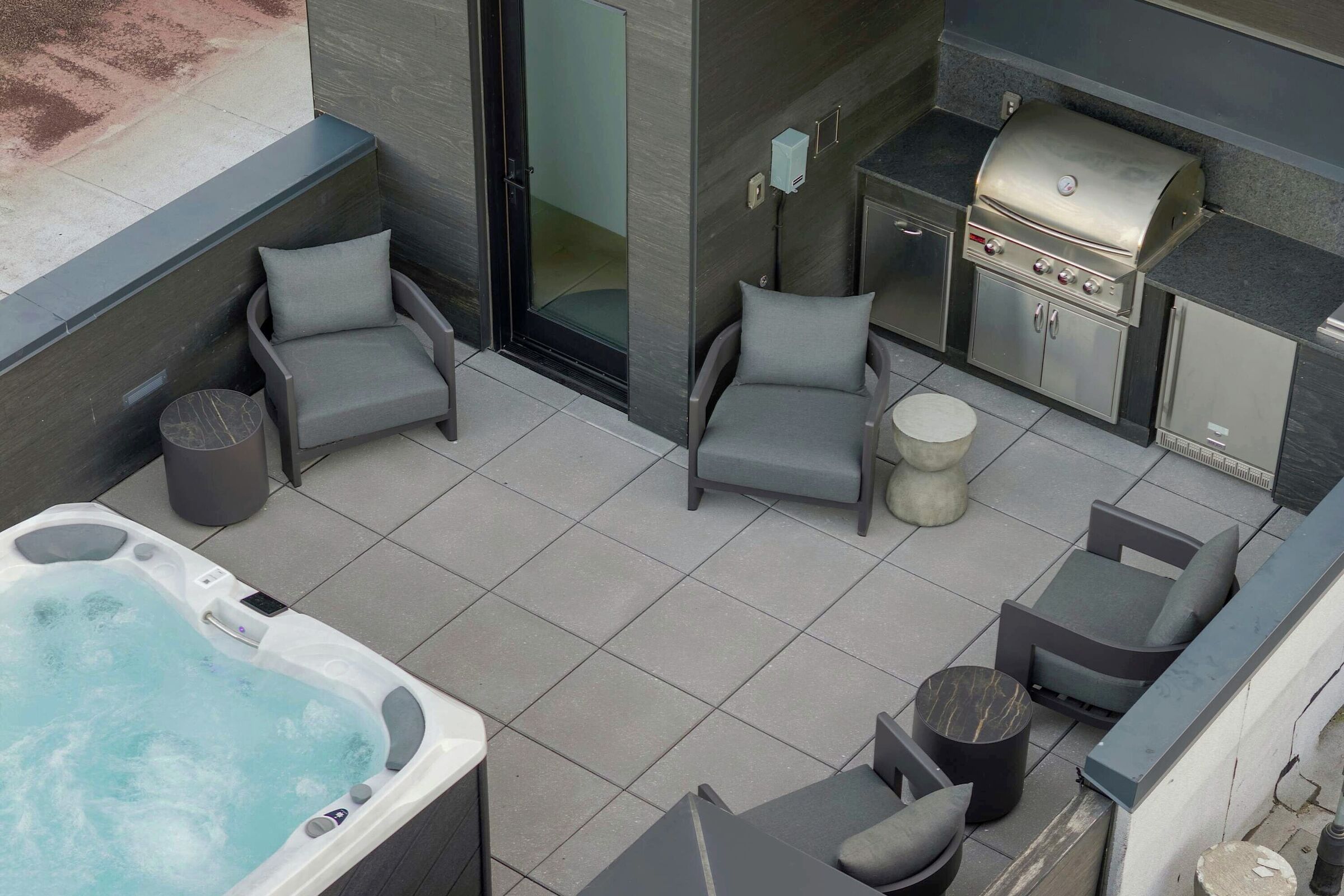 Rooftop Terrace with BBQ and Hot Tub