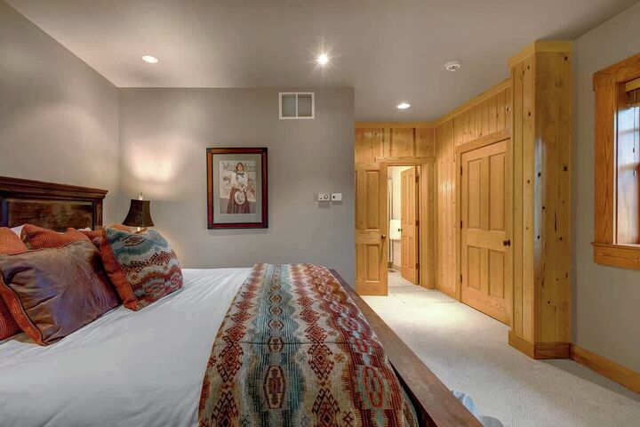 6 Bdrm 5 Bath HT - Bedroom