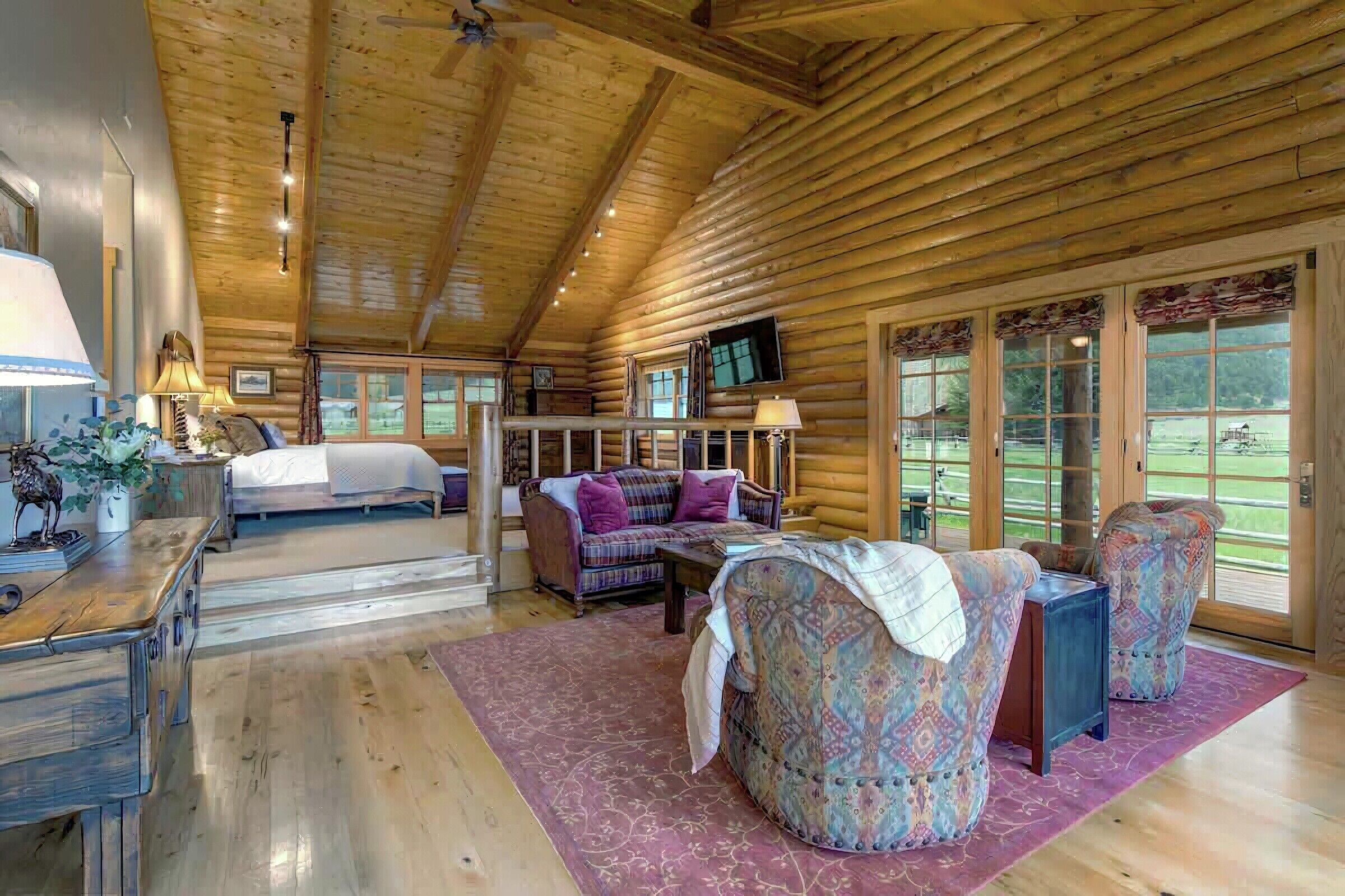 Master Bedroom Sitting Area