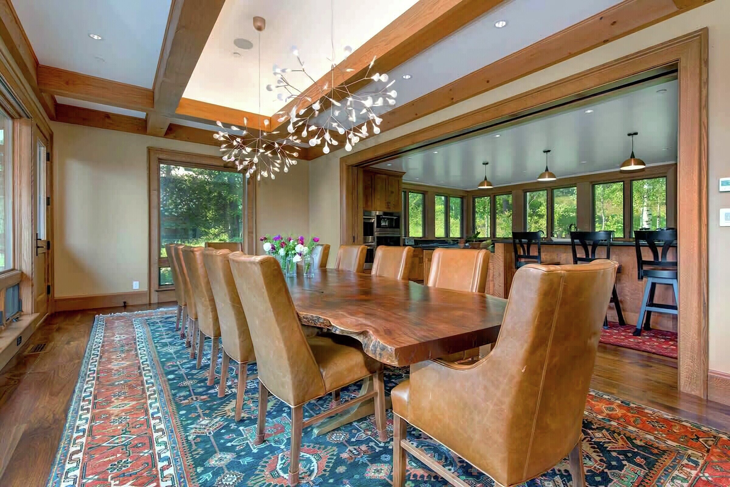 Dining Area & Kitchen