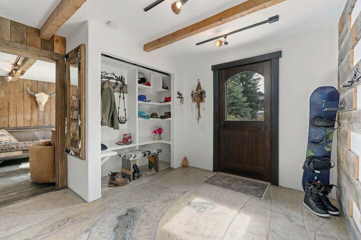 3 Bdrm 3 Bath HT - Entryway 