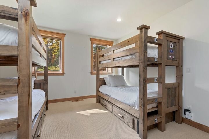 5 Bdrm 4.5 Bath HT - Bedroom
