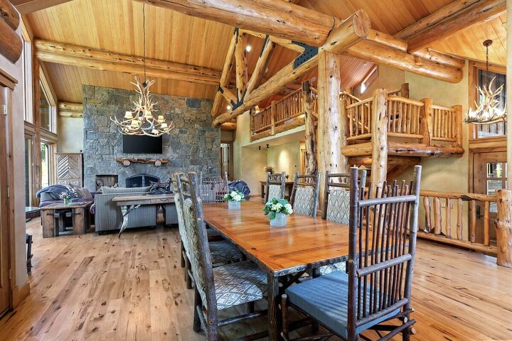 5 Bdrm 4.5 Bath HT - Dining Area & Living Area