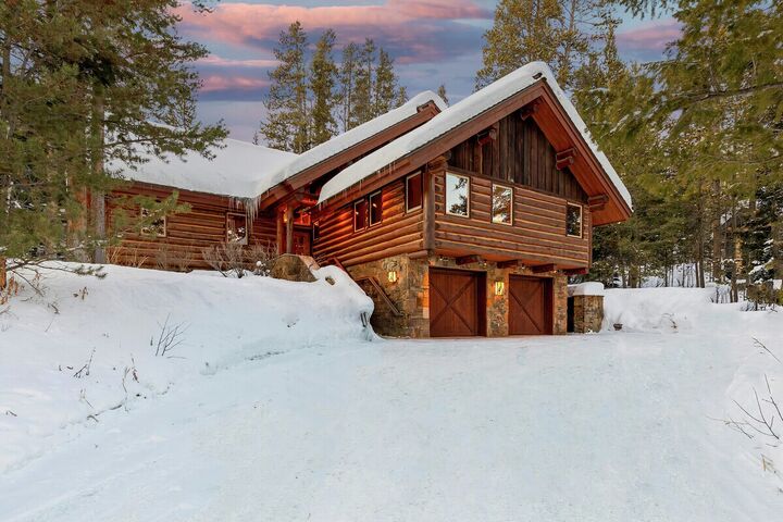 Mountain Haven Parking