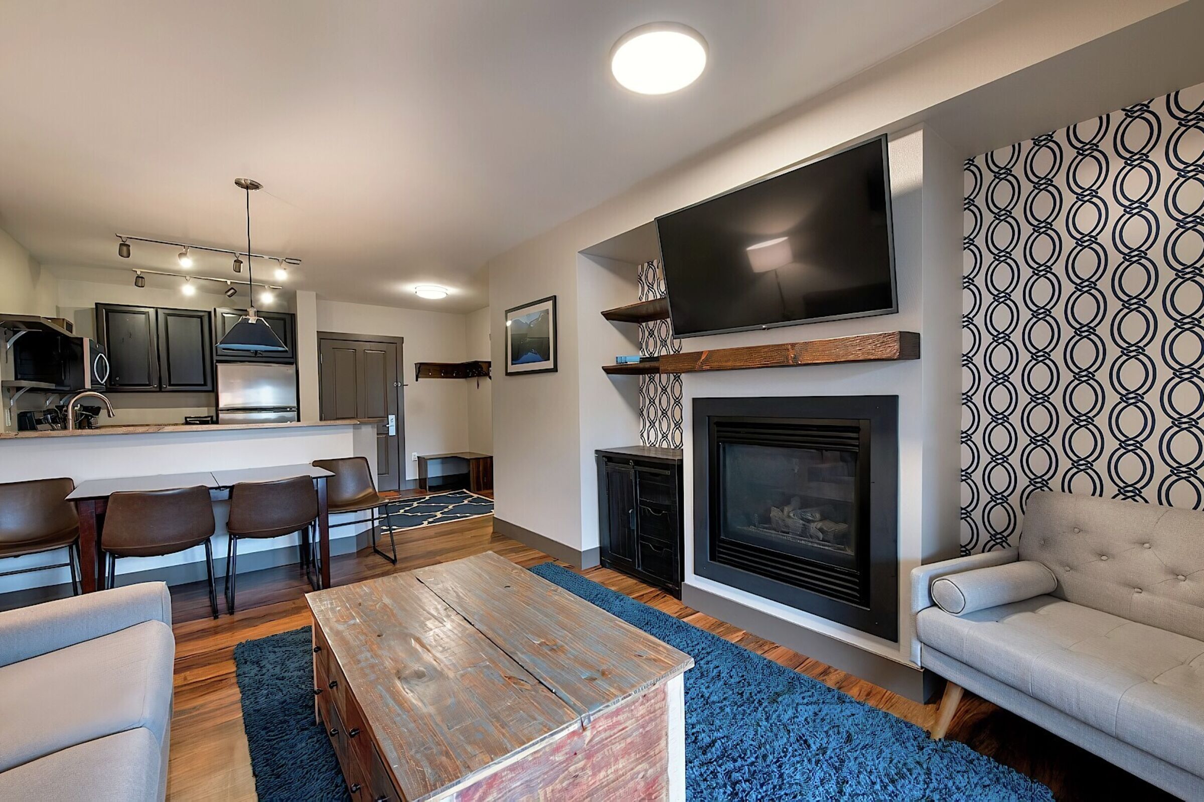 #1214 - Living Area, Dining Area & Kitchen