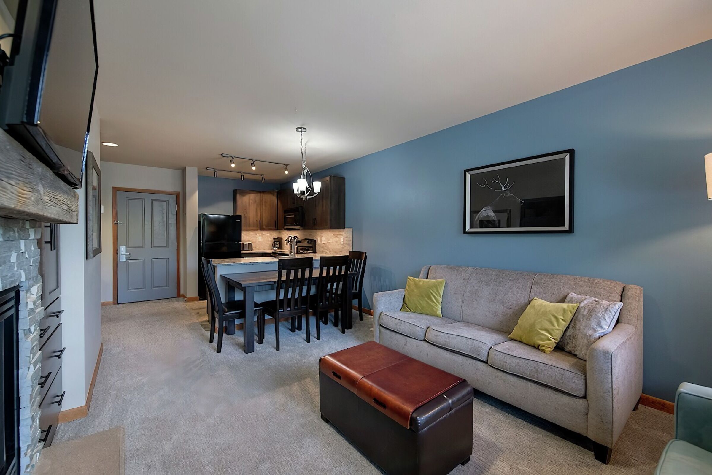 Living Area, Dining Area & Kitchen