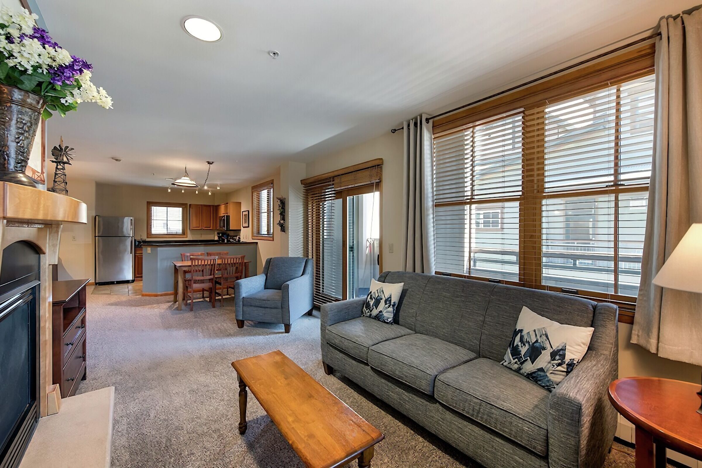 Living Area, Dining Area & Kitchen