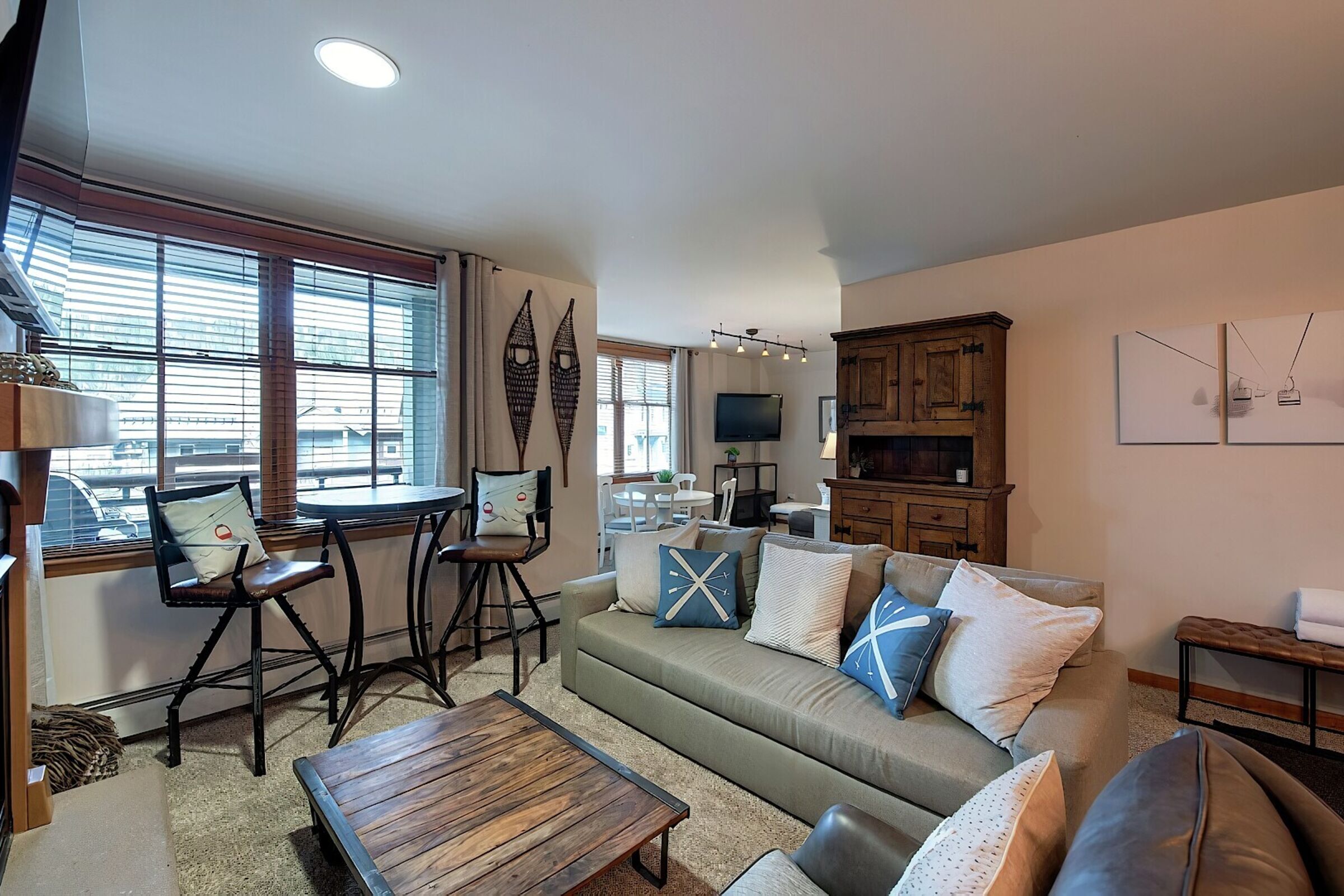 Living Area & Dining Area
