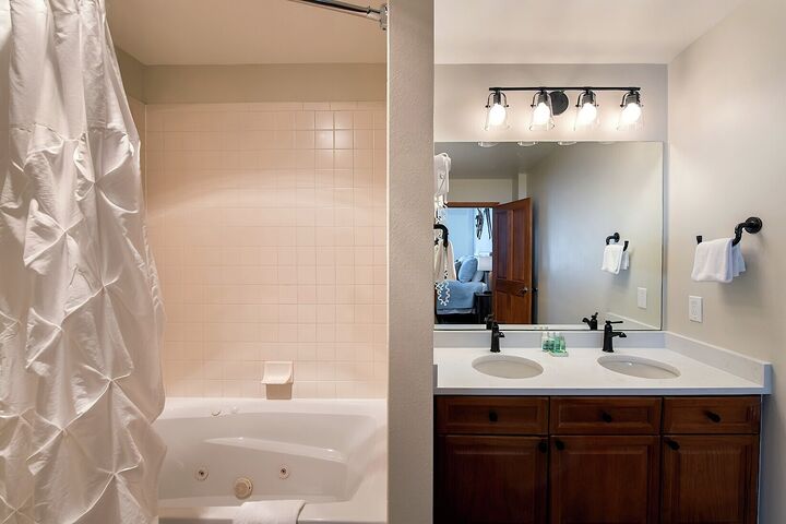 Master Ensuite Bathroom
