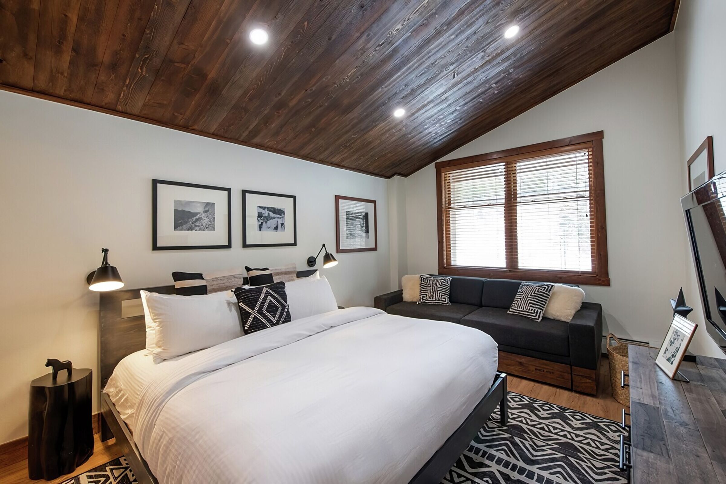 #2100 - Master Bedroom
