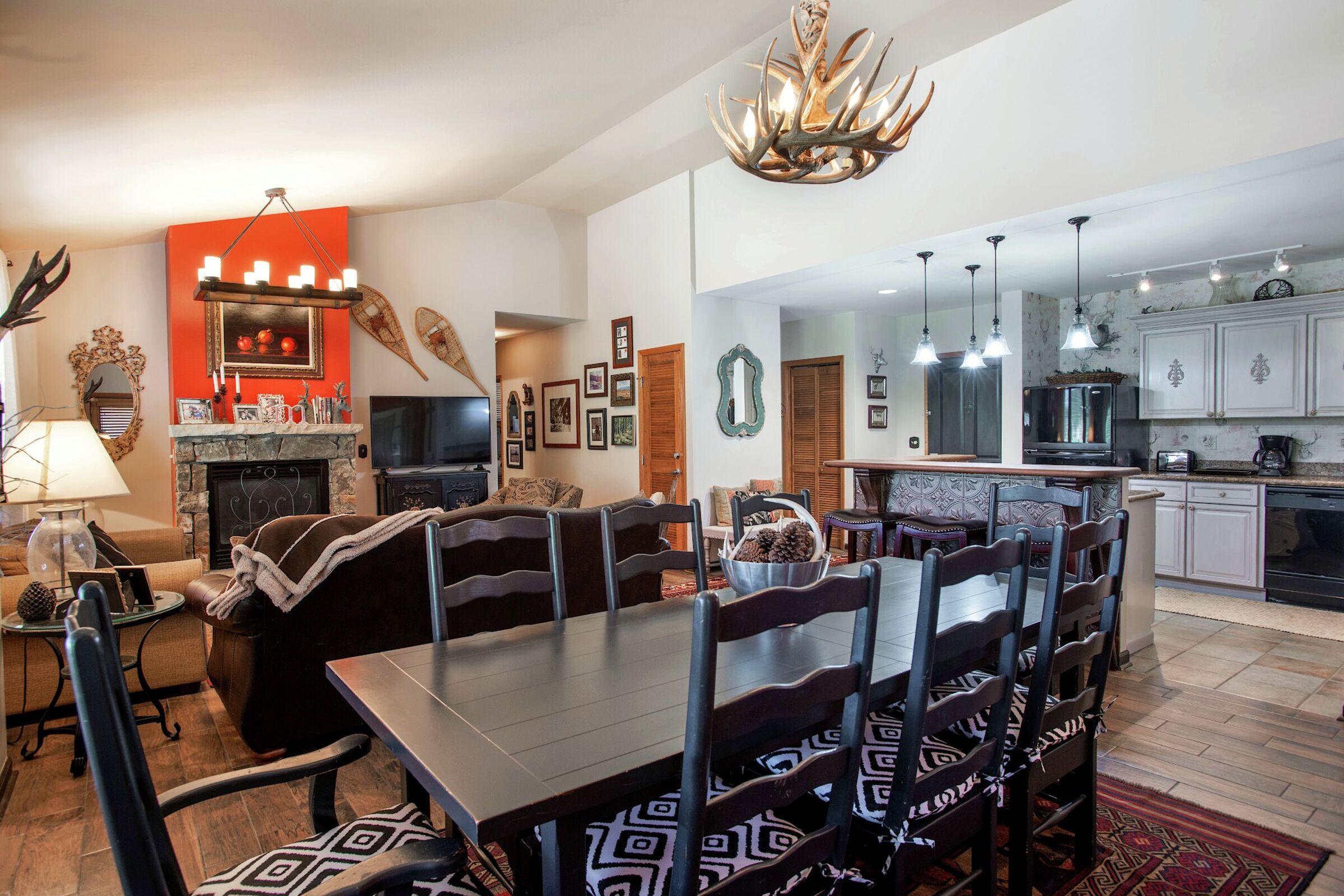 #2701 - Dining Area