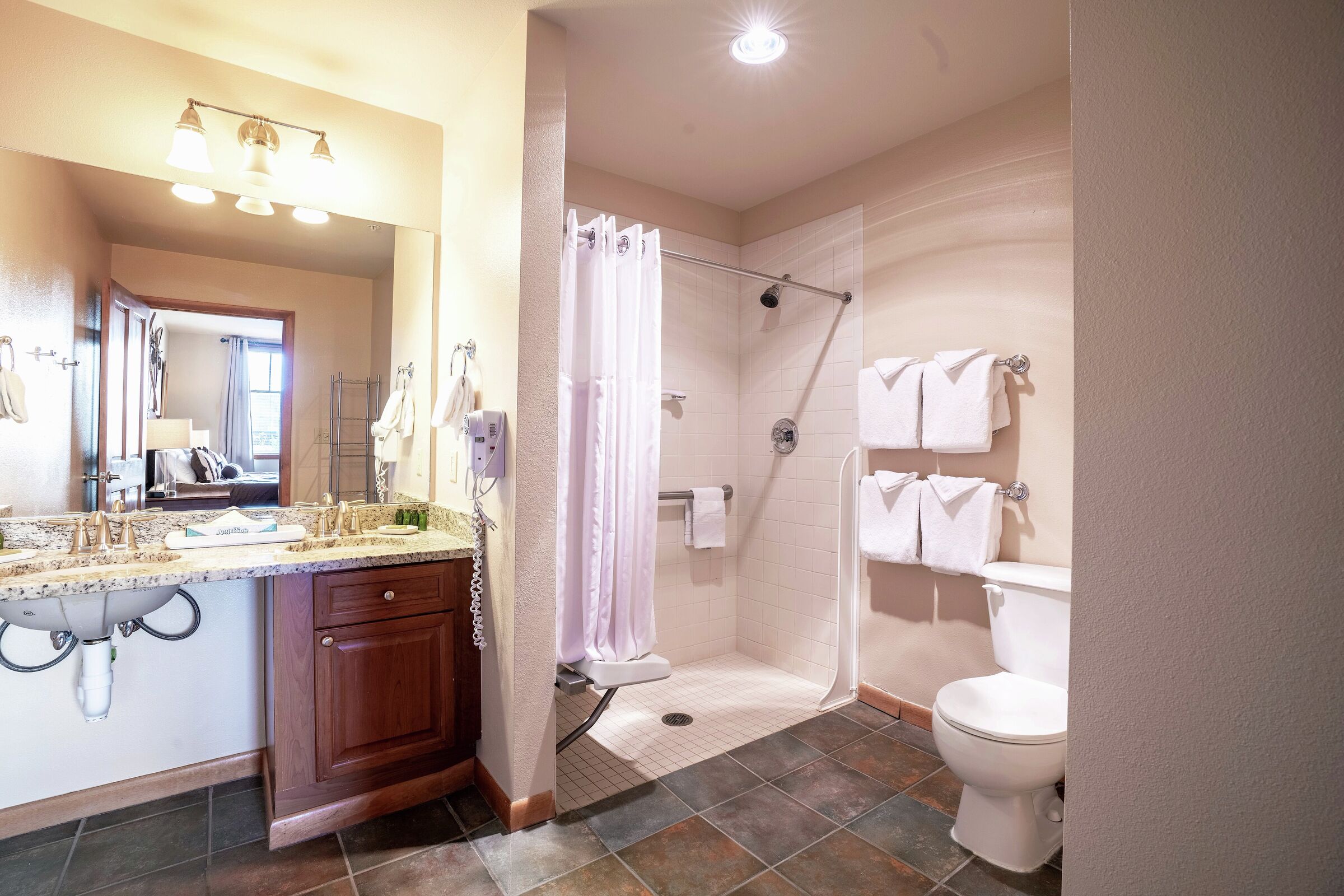 #1321 - Master Ensuite Bathroom