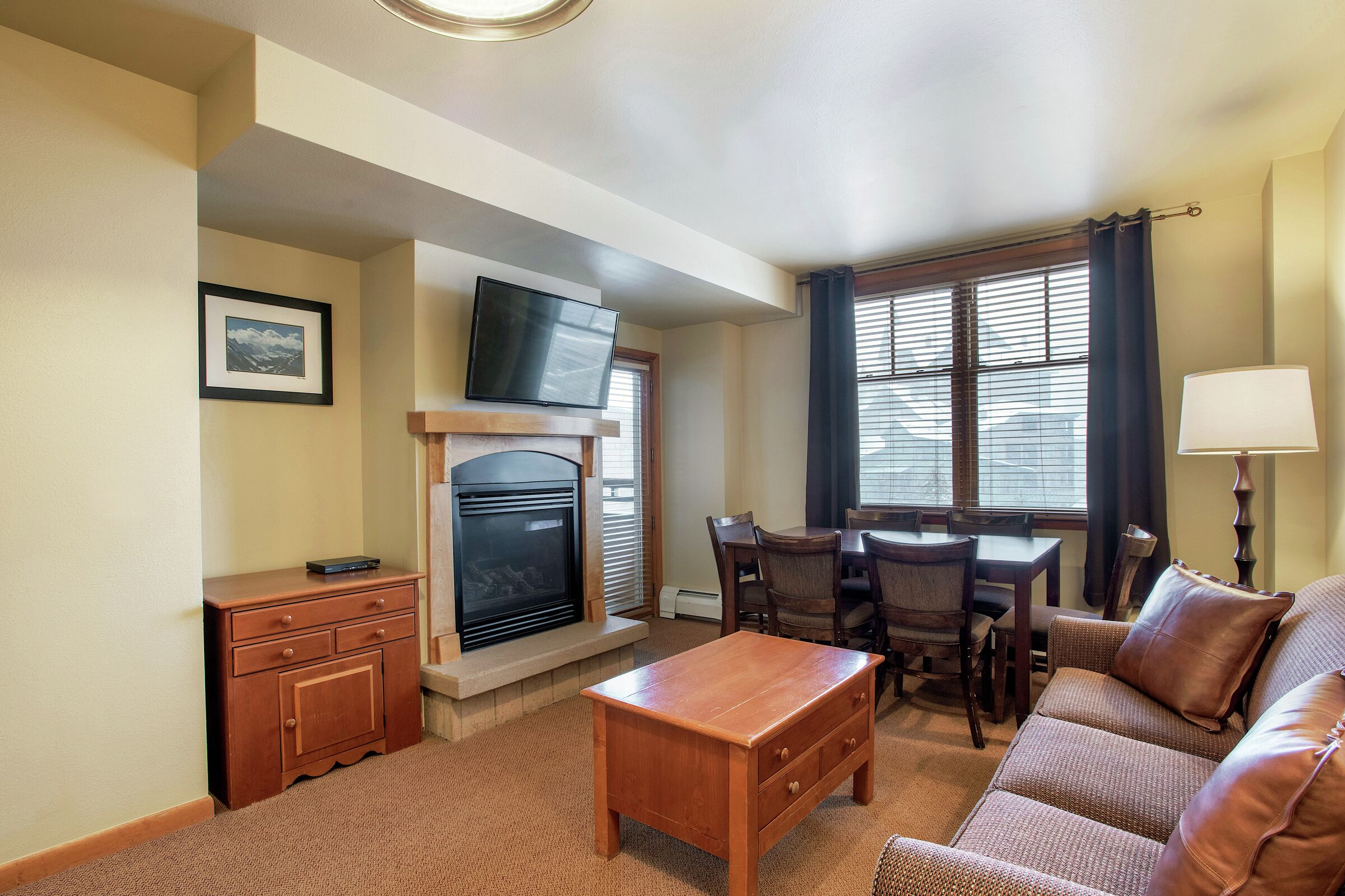 Living Area & Dining Area