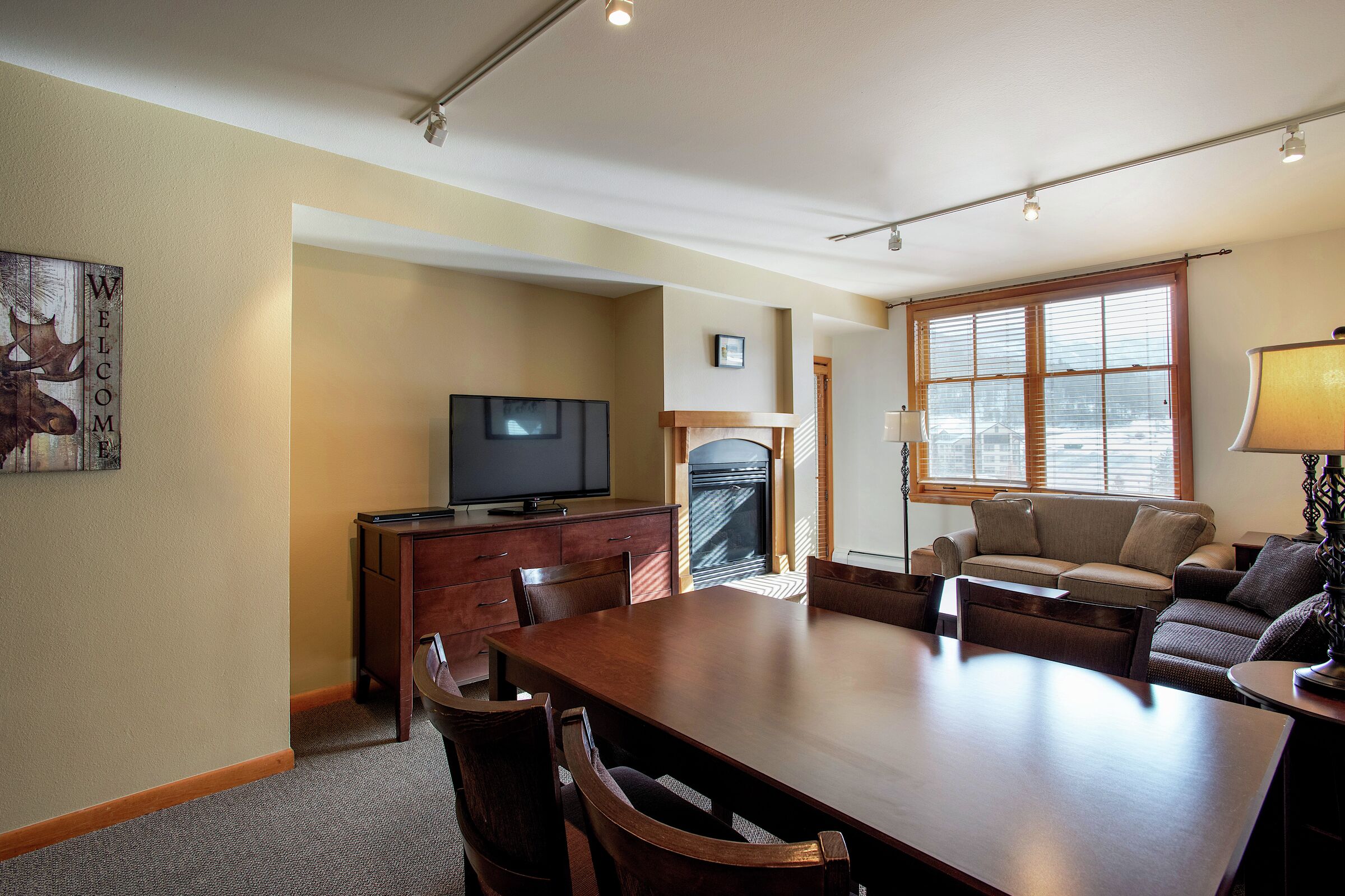 #1616 - Living Area & Dining Area