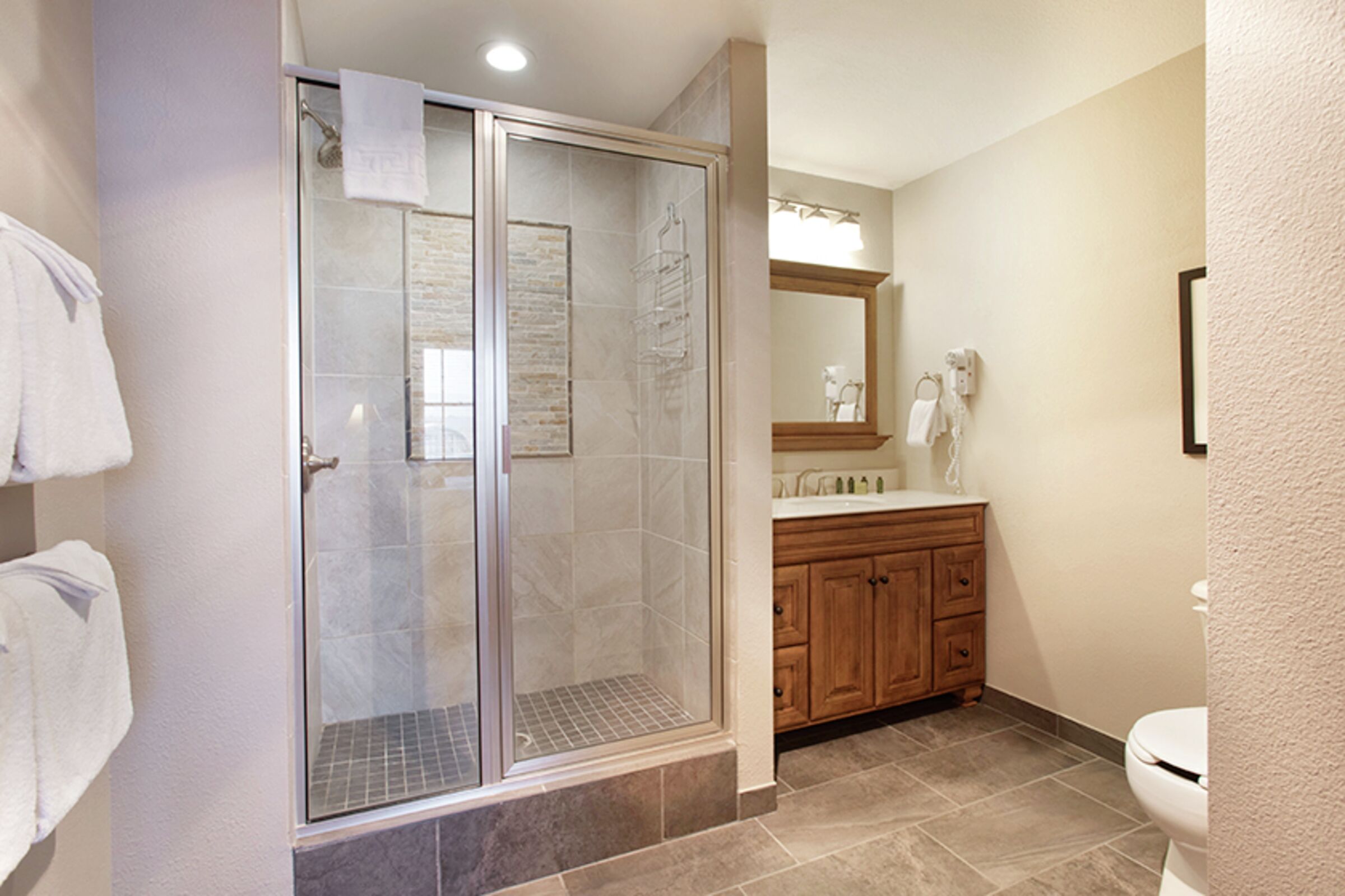 #1217 - Master Ensuite Bathroom