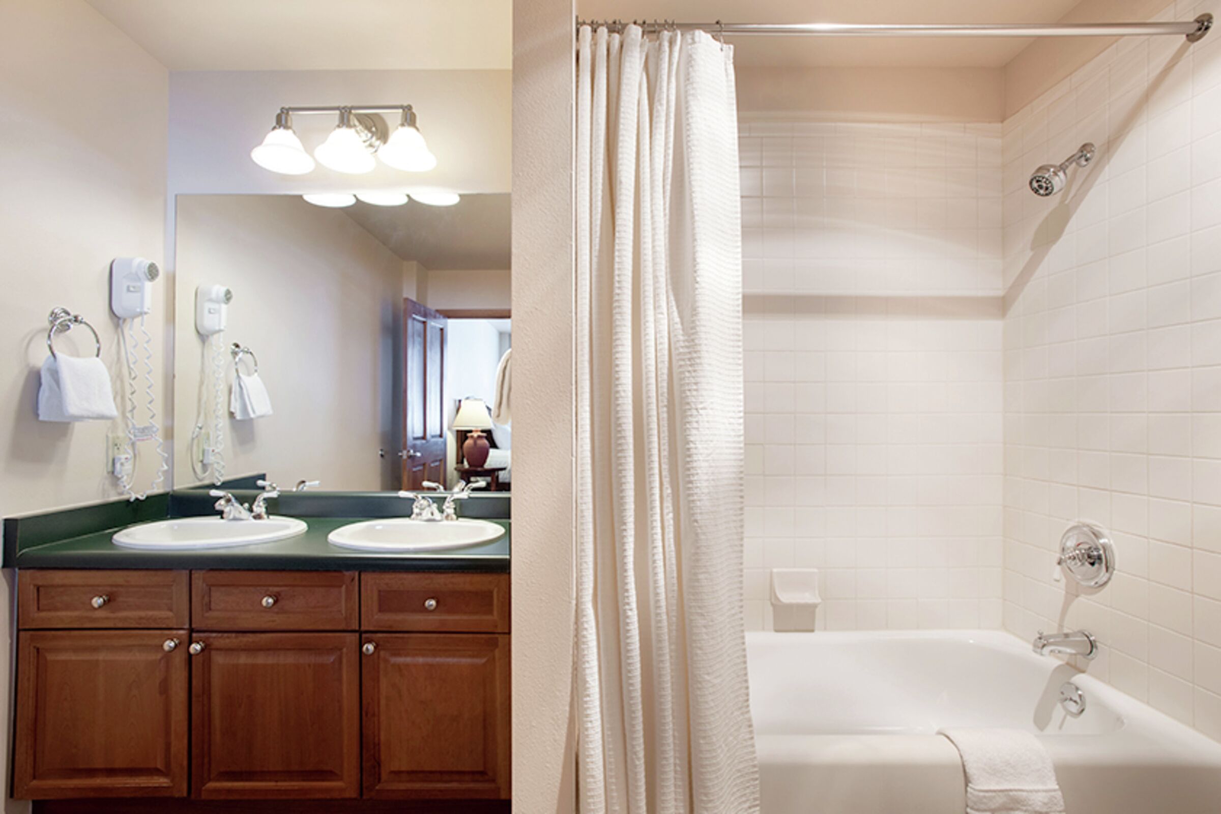 #1607 - Master Ensuite Bathroom