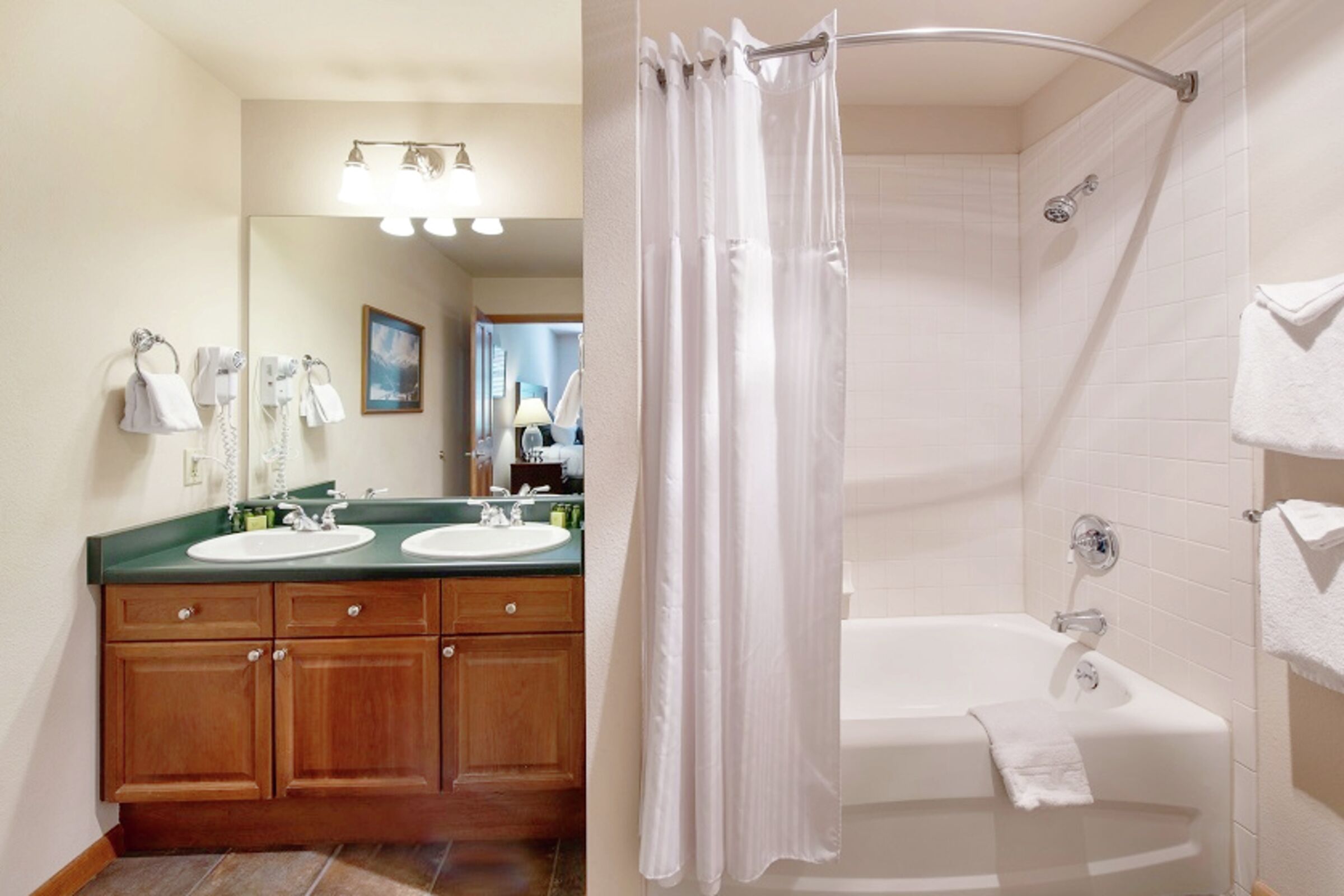 #2411 - Master Ensuite Bathroom
