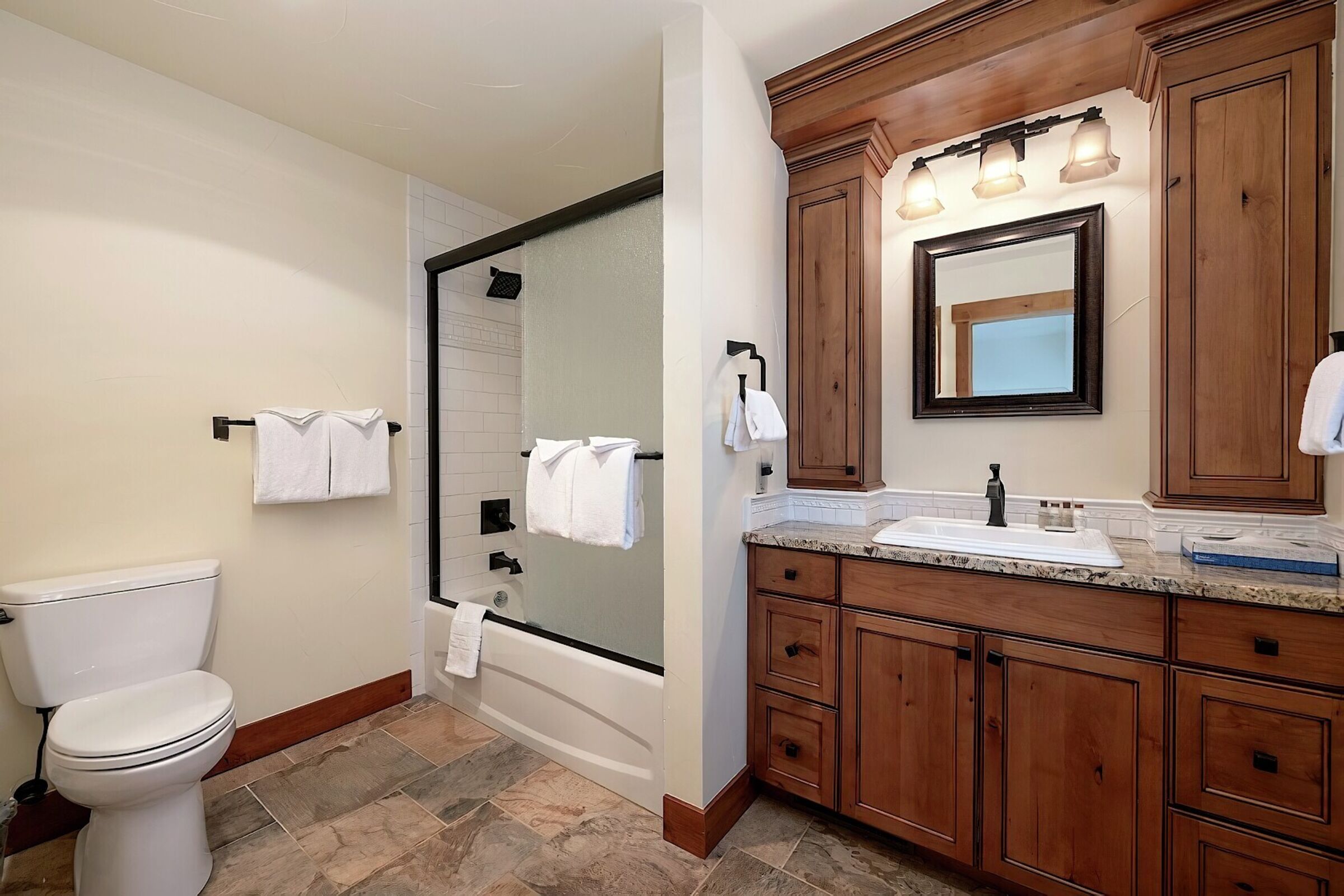 #2801 - Ensuite Bathroom
