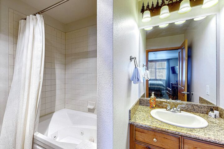 #1511 - Master Ensuite Bathroom