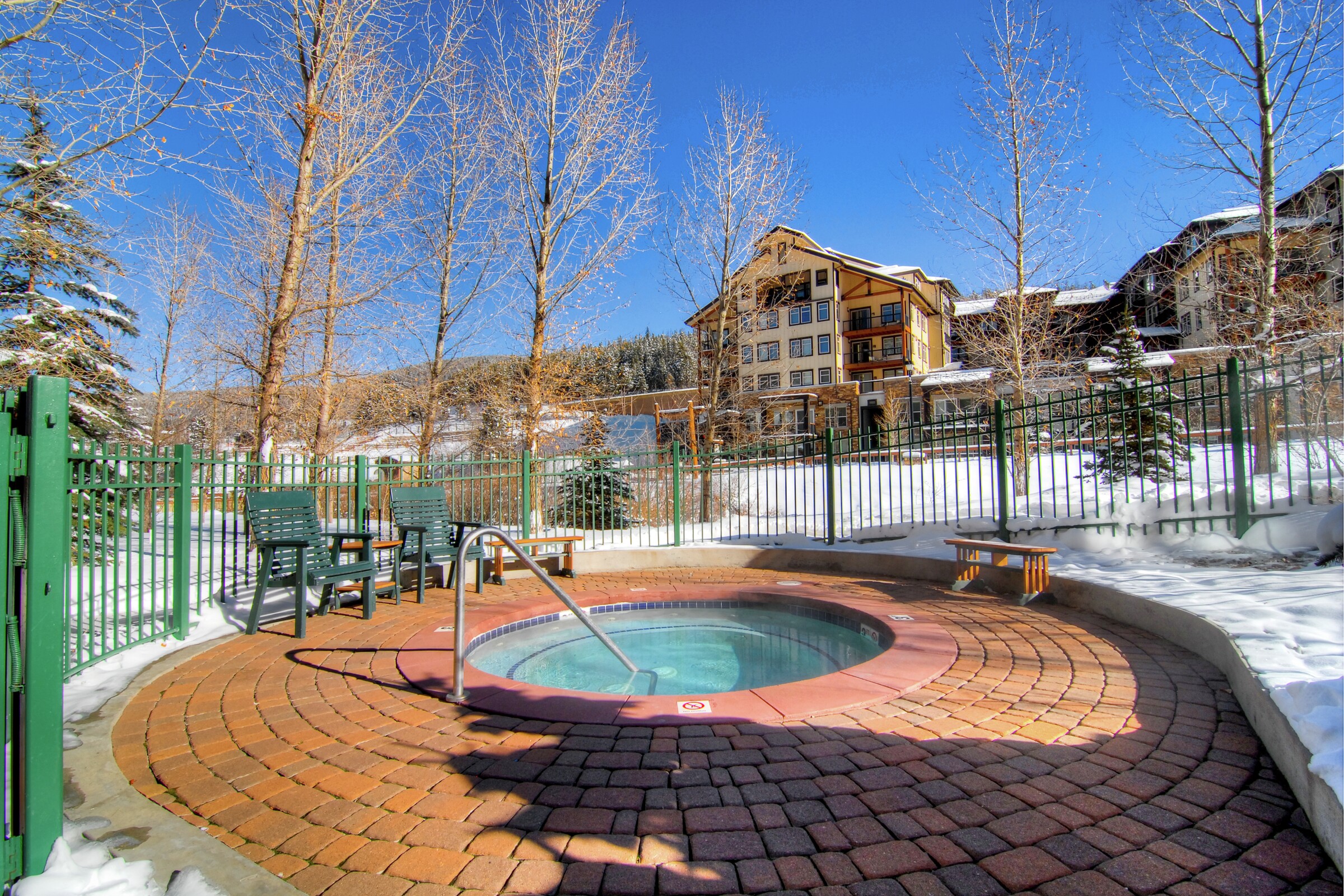 Outdoor Hot Tubs