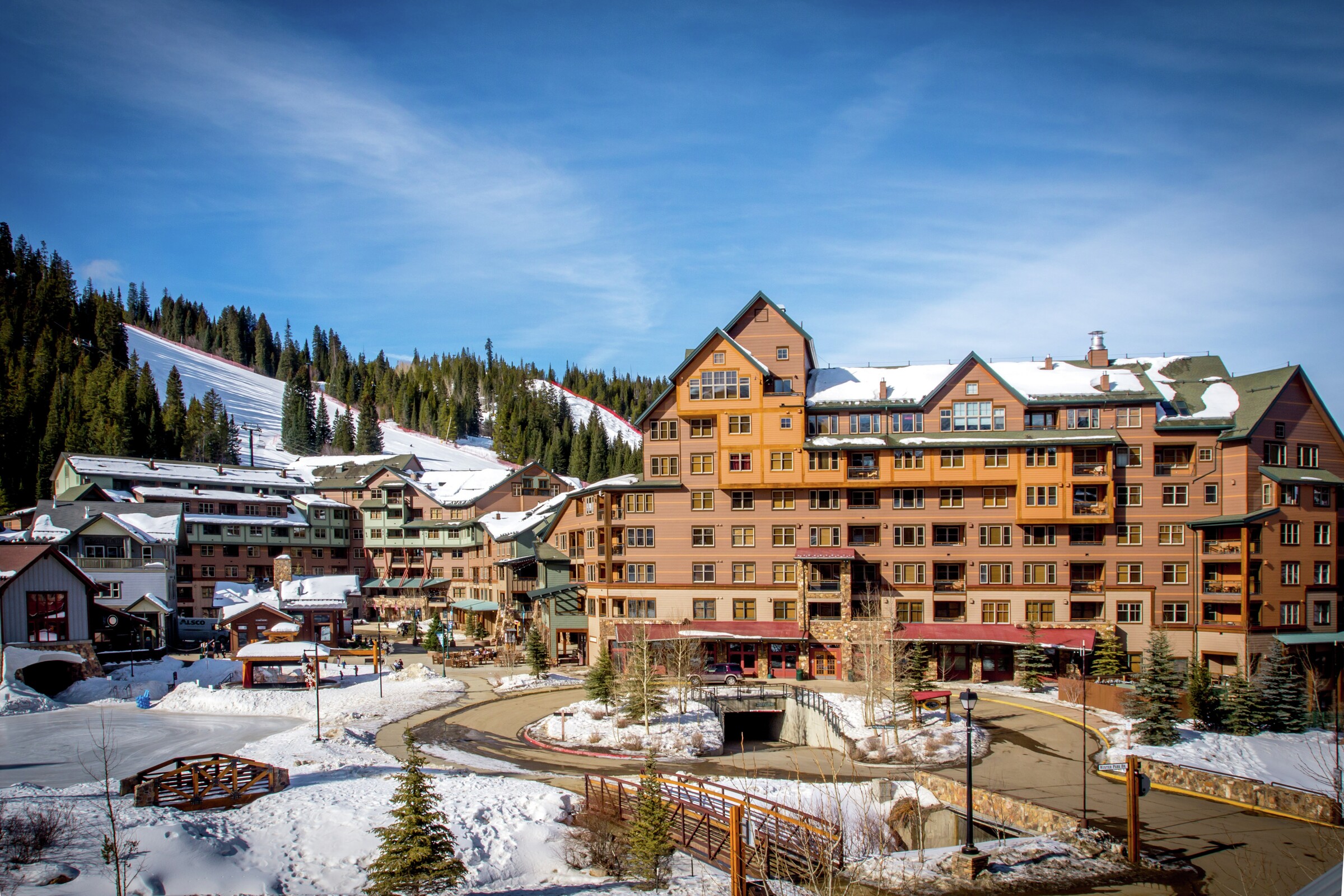 Zephyr Mountain Lodge