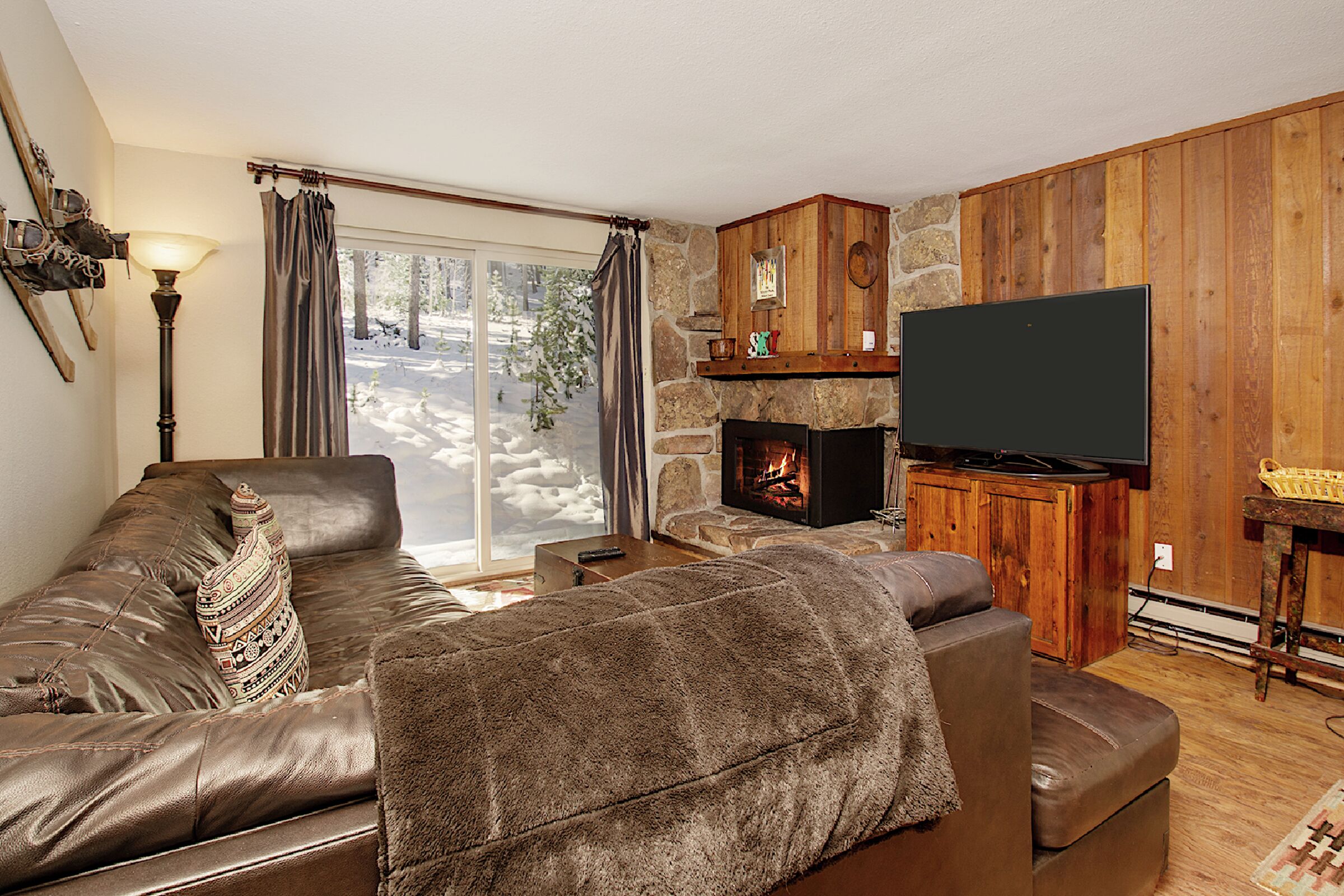 #0211 - Living Room