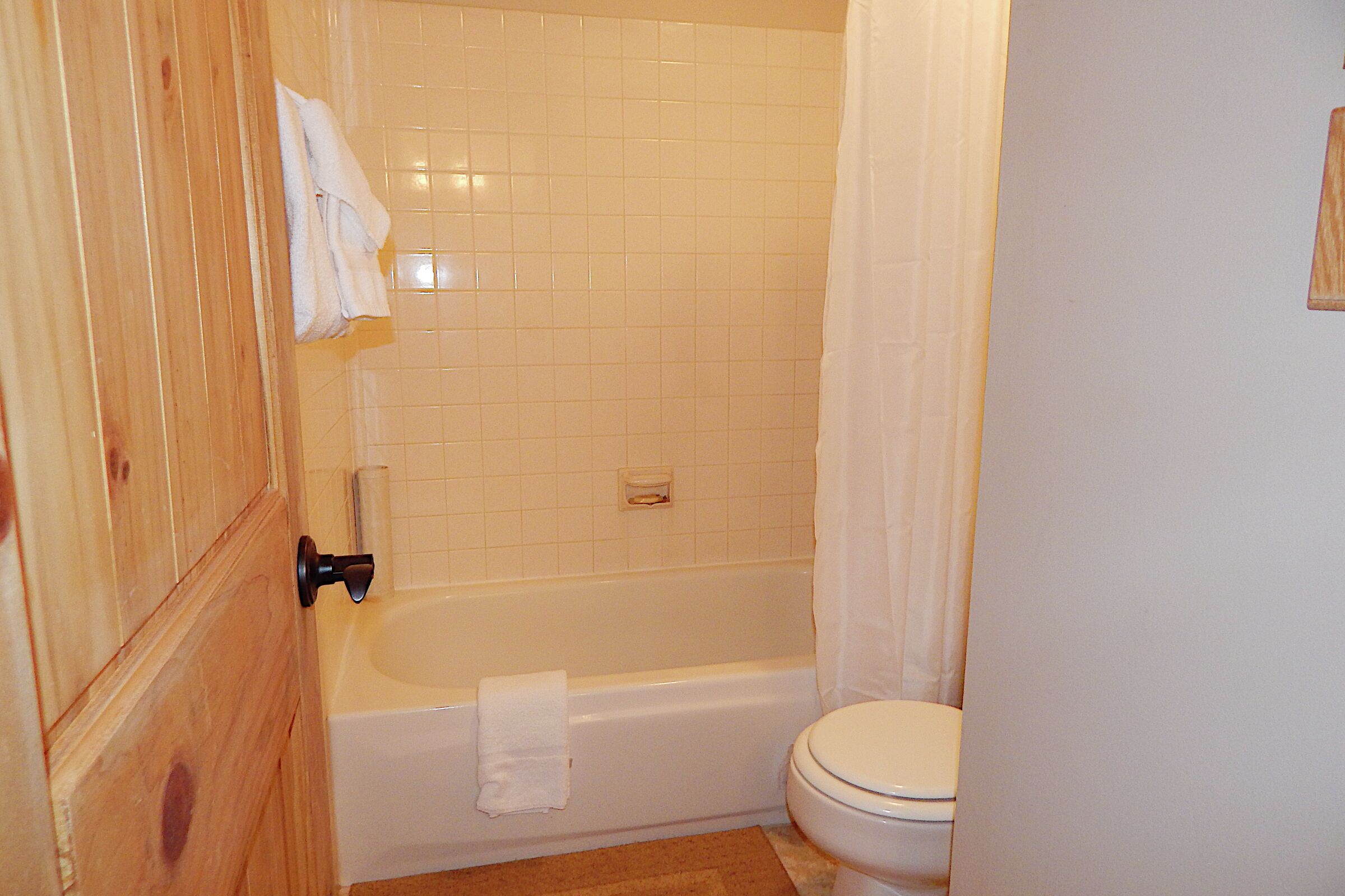 #0711 - Master Ensuite Bathroom